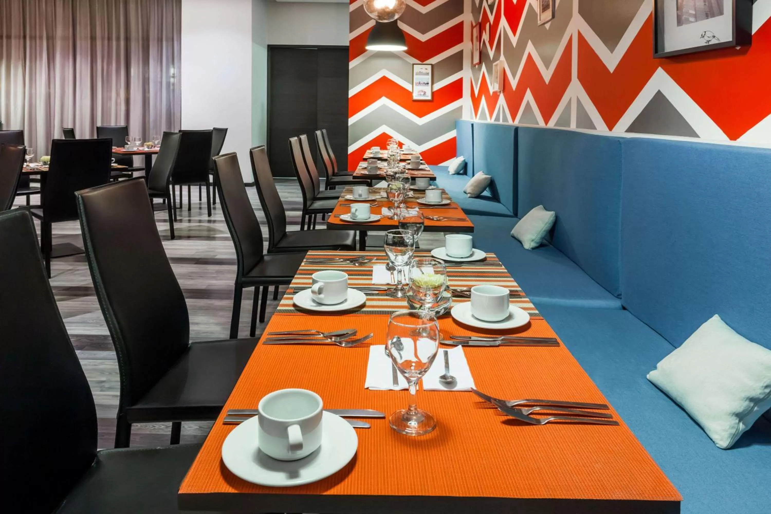 Restaurant/places to eat in Wyndham Bogota