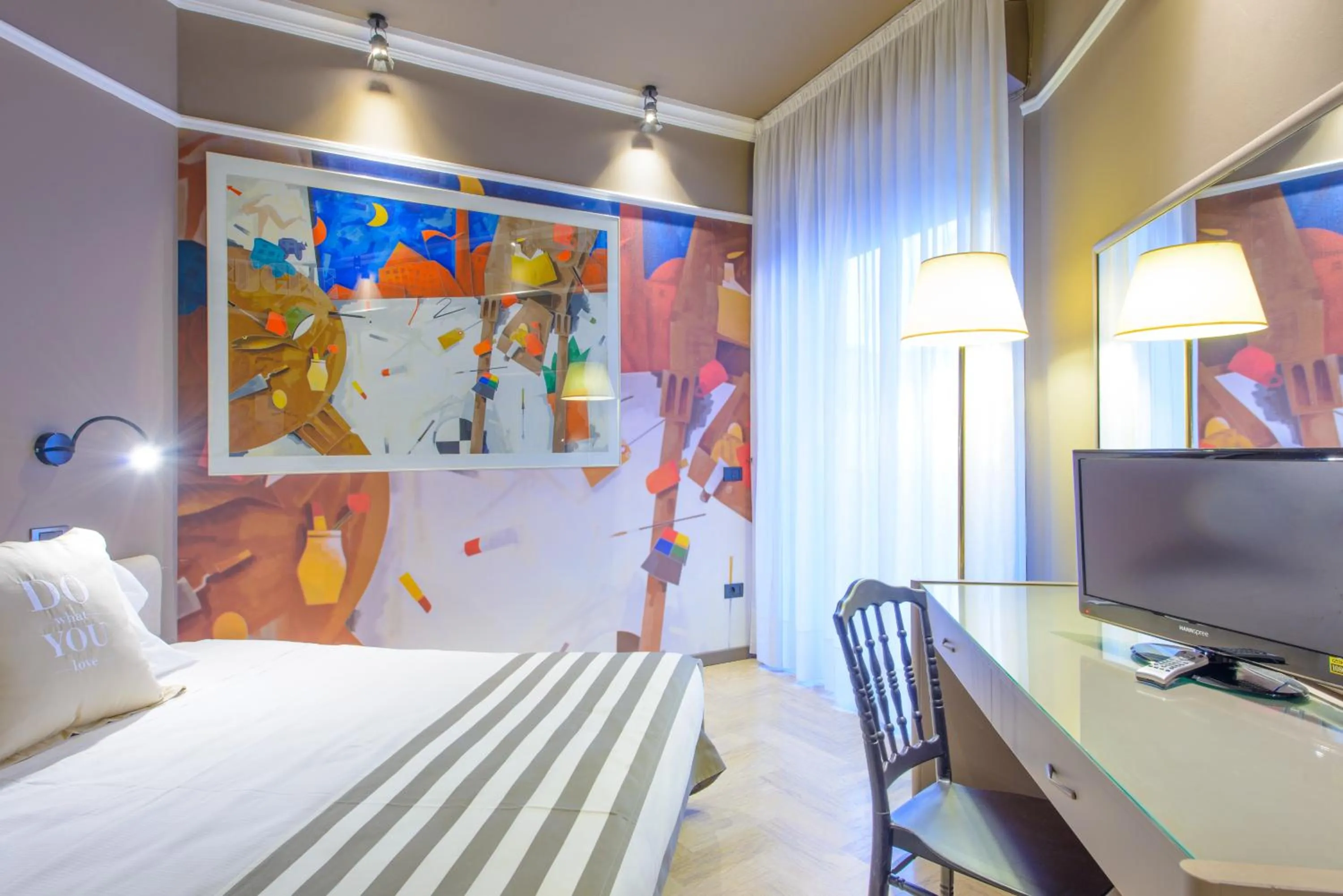 Bedroom, Bed in Admiral Art Hotel