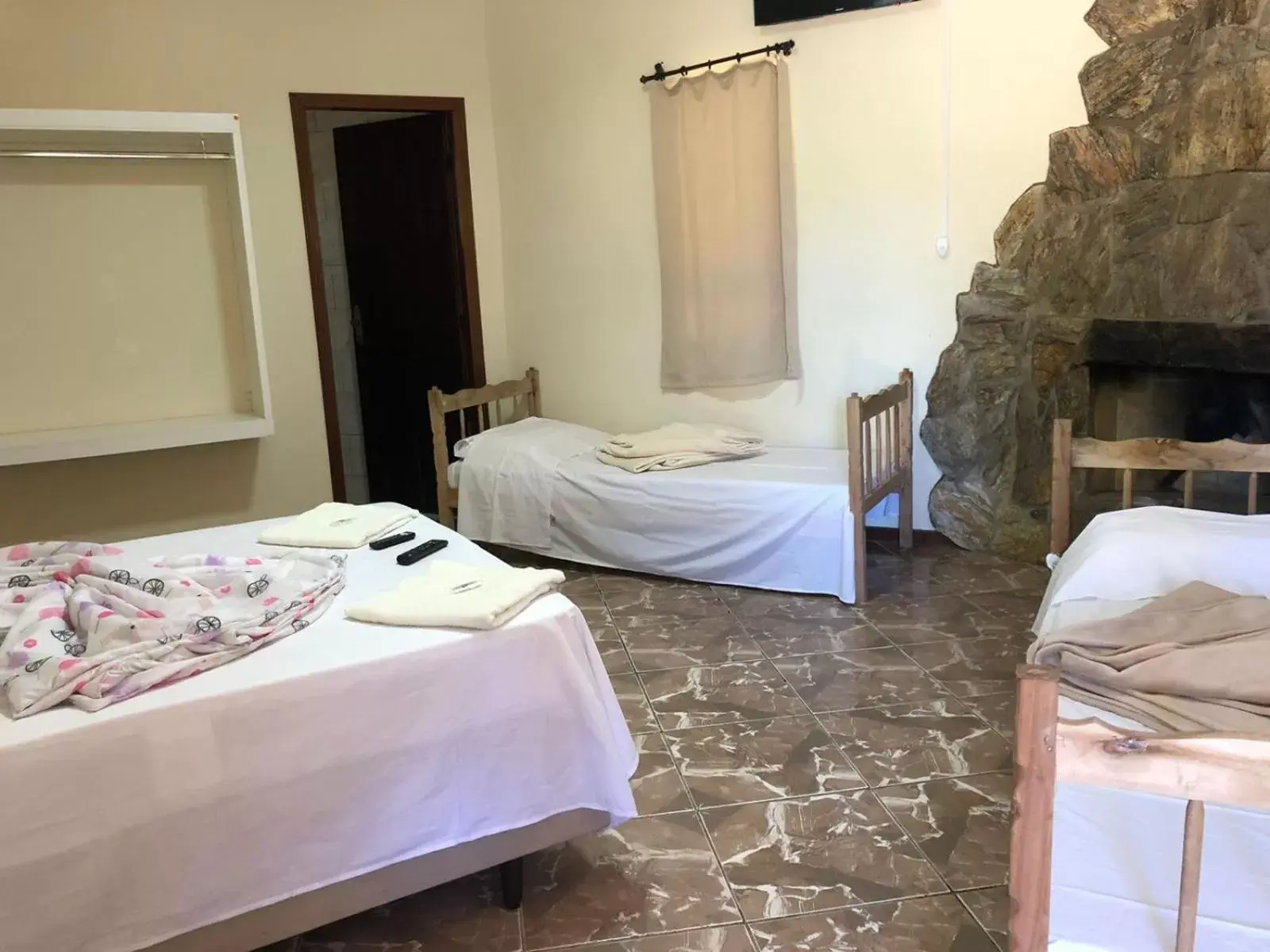 Economy Quadruple Room in Pousada Atibaia Economy Quadruple Room in Pousada Atibaia