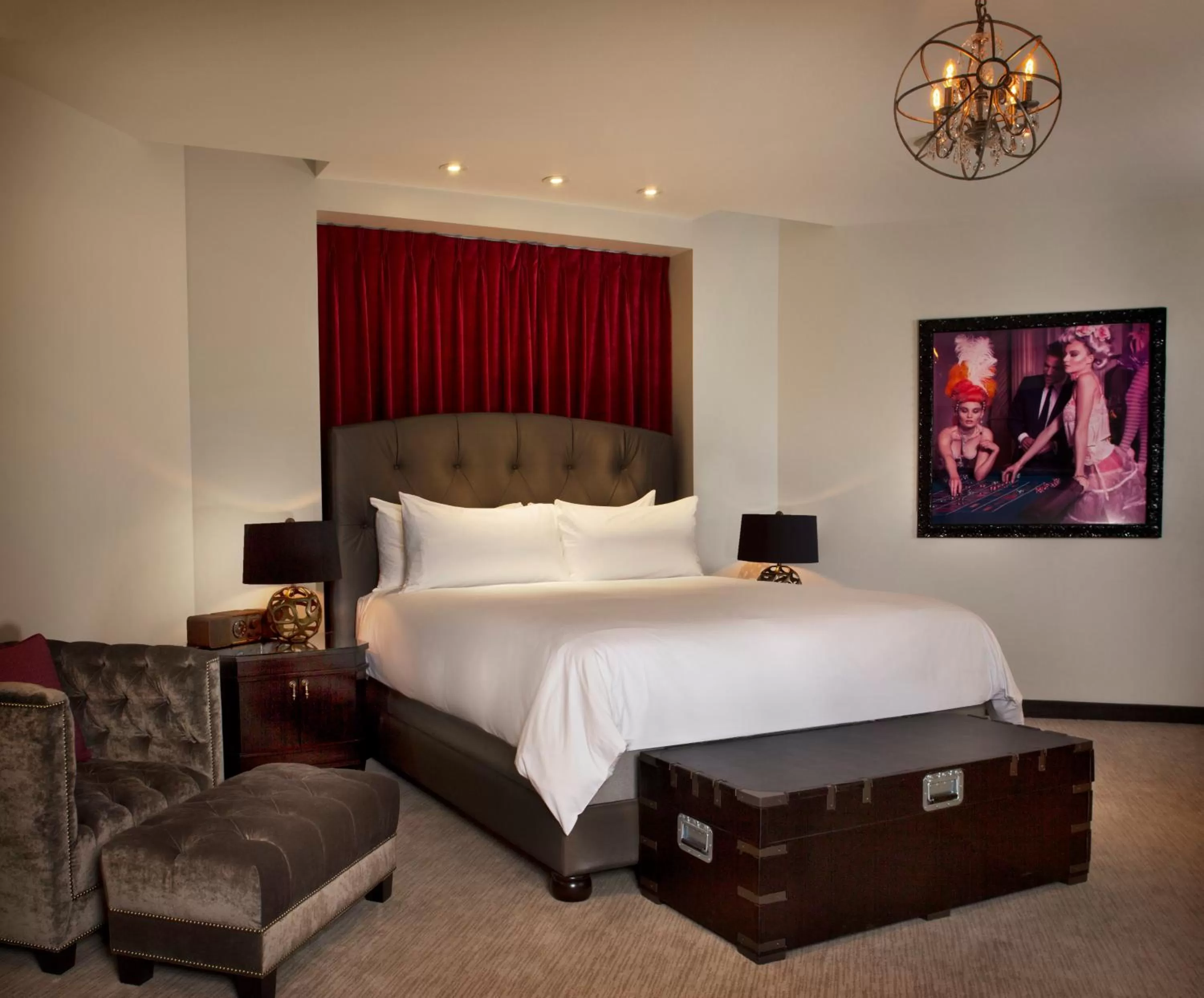 Bedroom, Bed in The Cromwell, A Caesars Destination