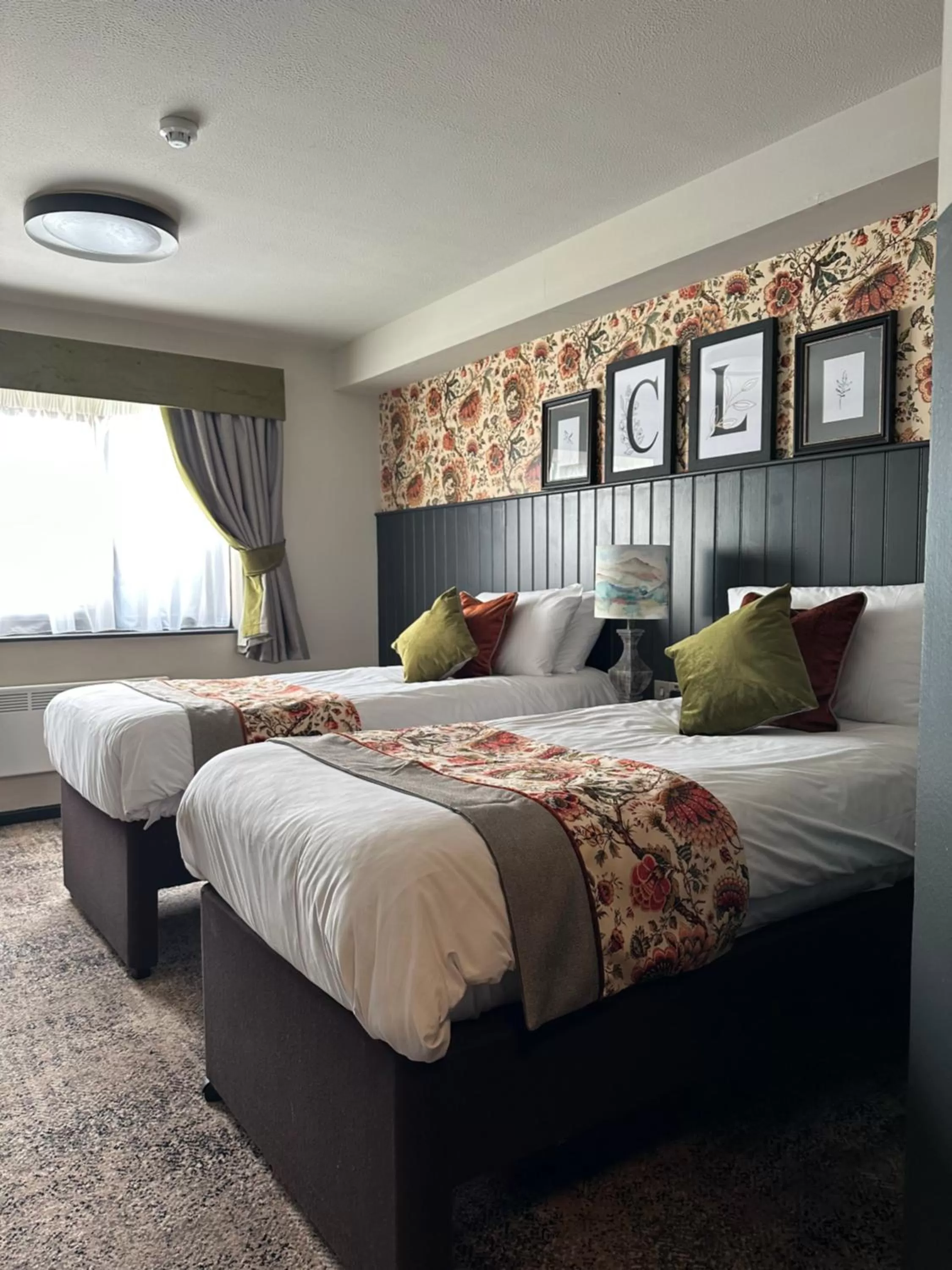 Bedroom, Bed in Cat & Lion Country Pub and Hotel