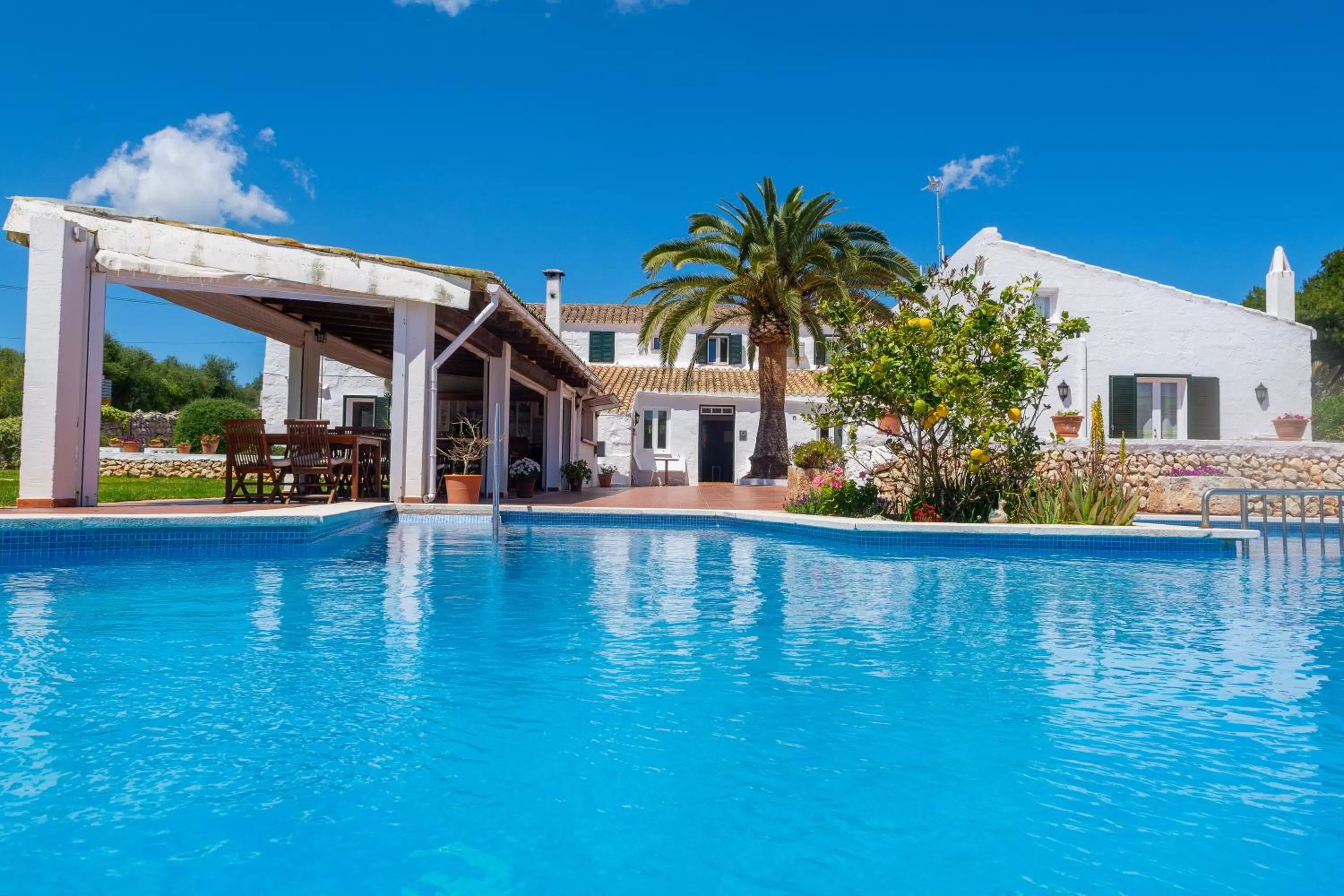 Pool view in Agroturismo Binissafullet Vell