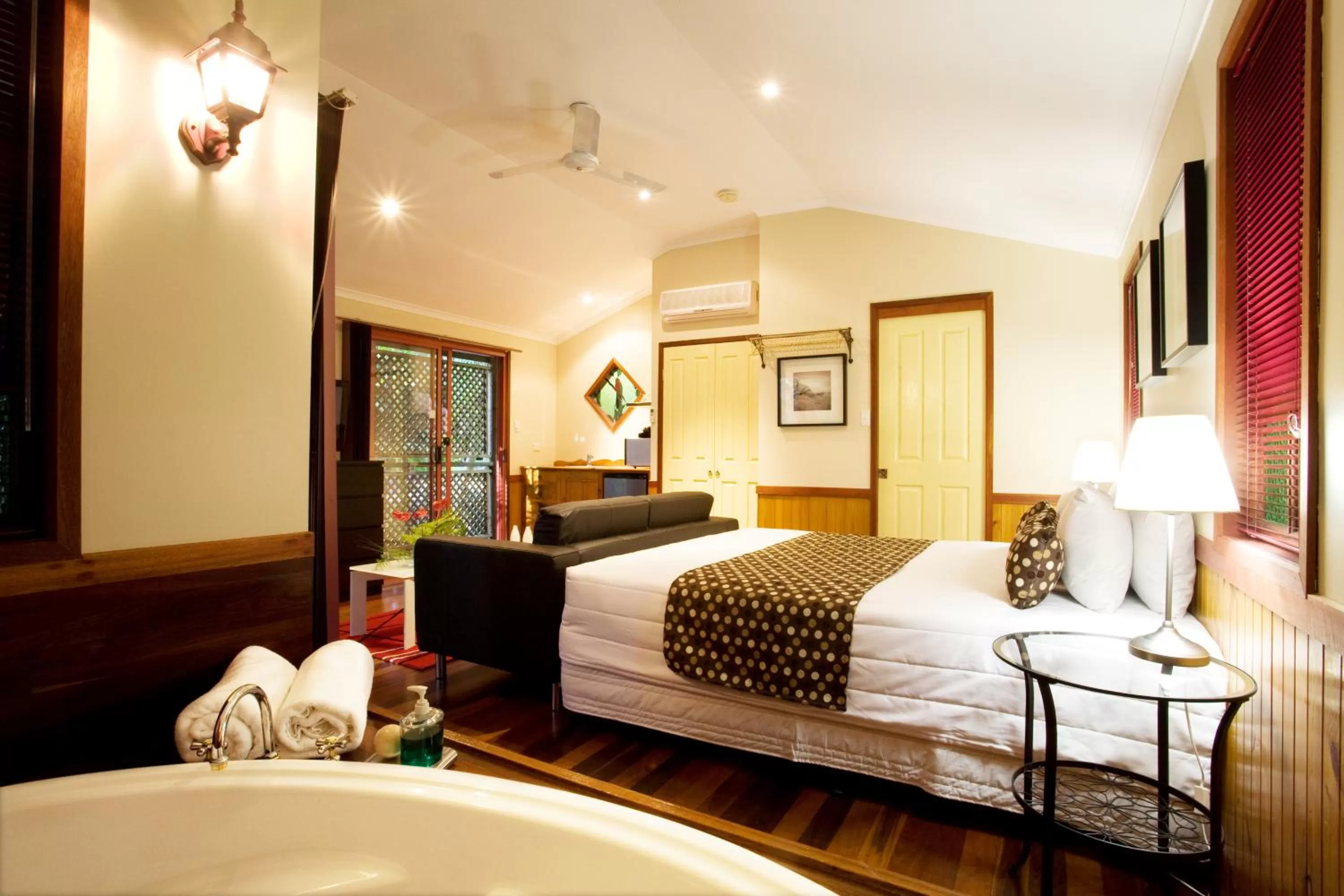 Bed in Amore On Buderim Rainforest Cabins