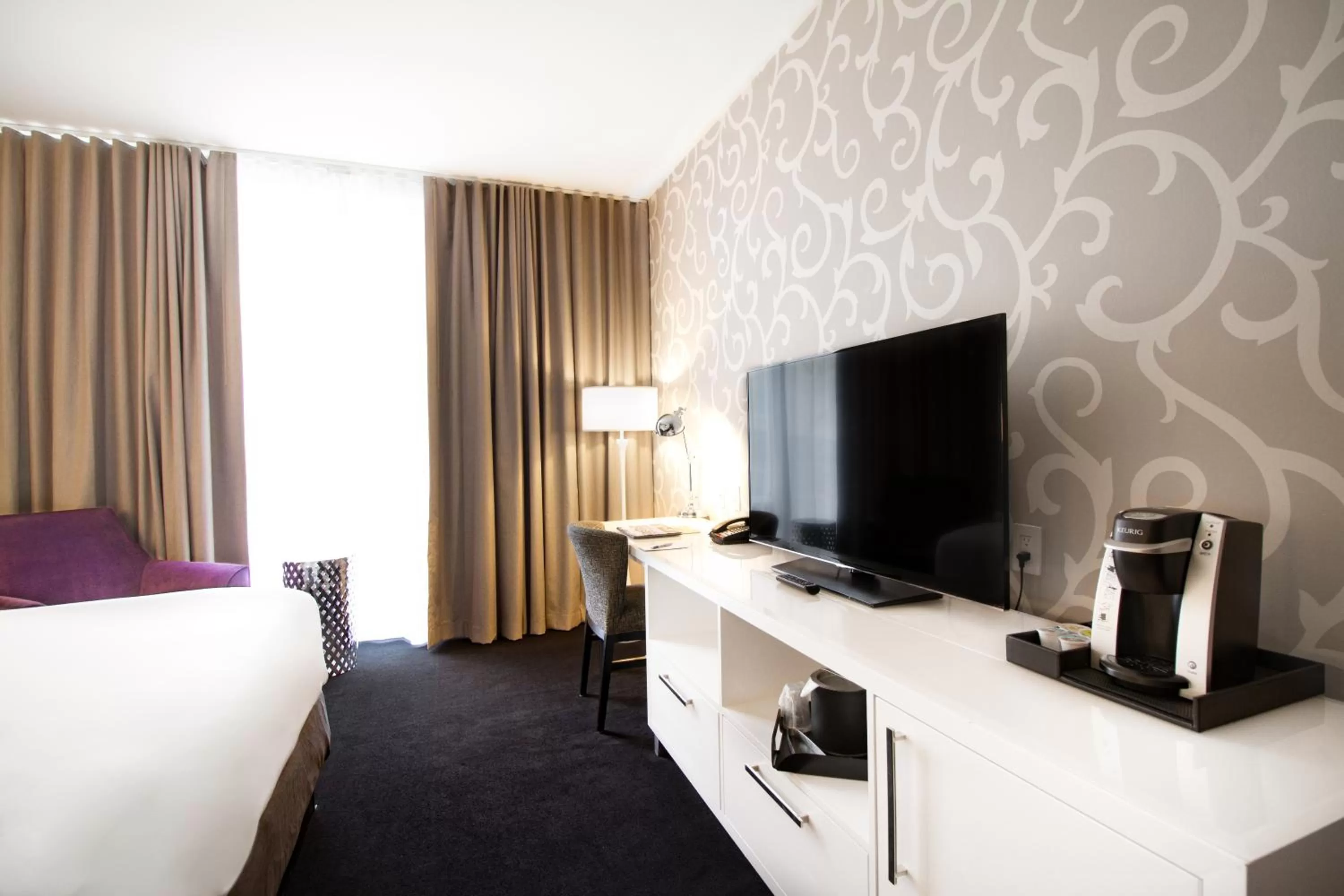 TV and multimedia, Bed in TRYP by Wyndham Savannah