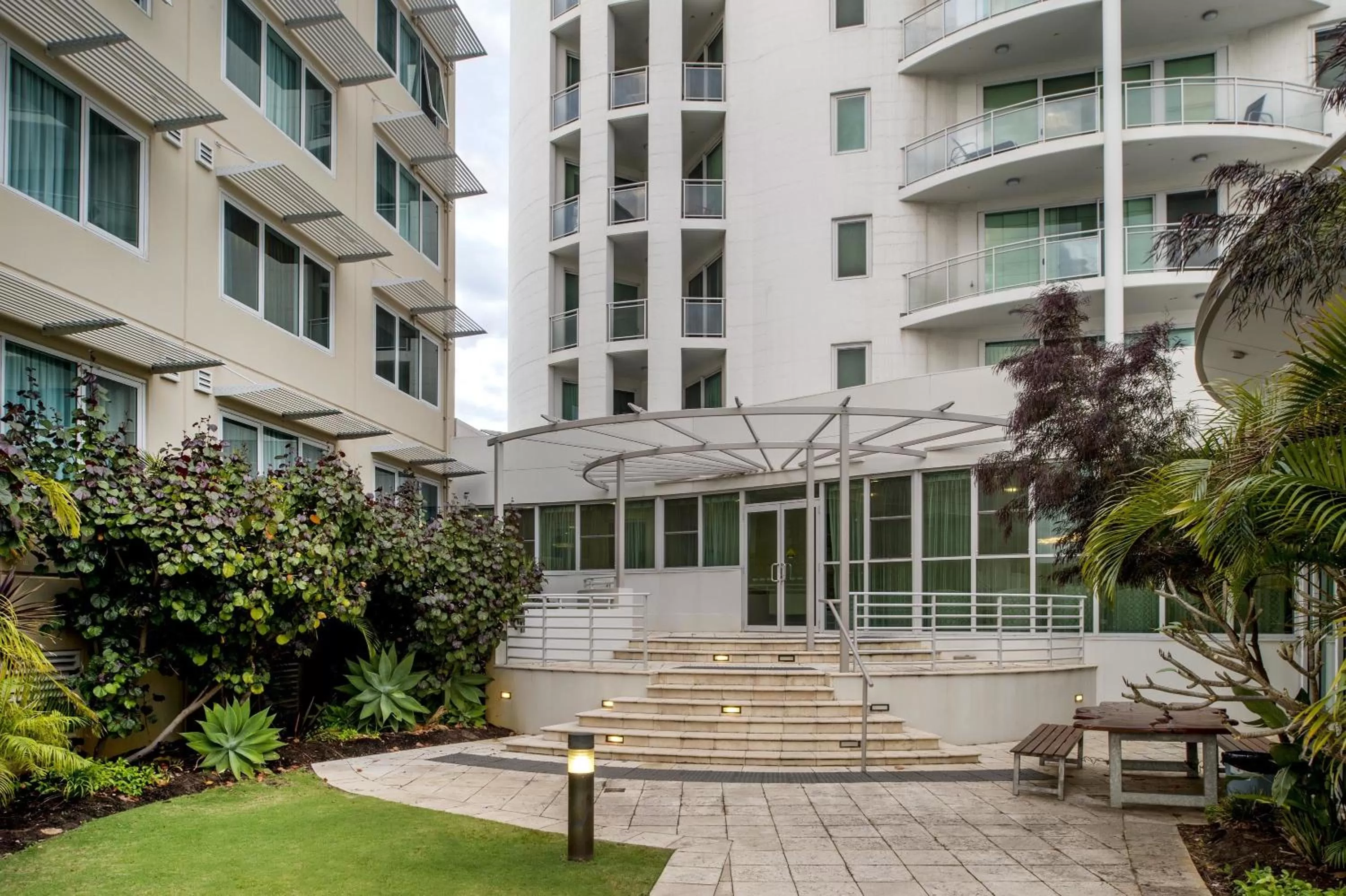 Facade/entrance in Bunbury Hotel Koombana Bay