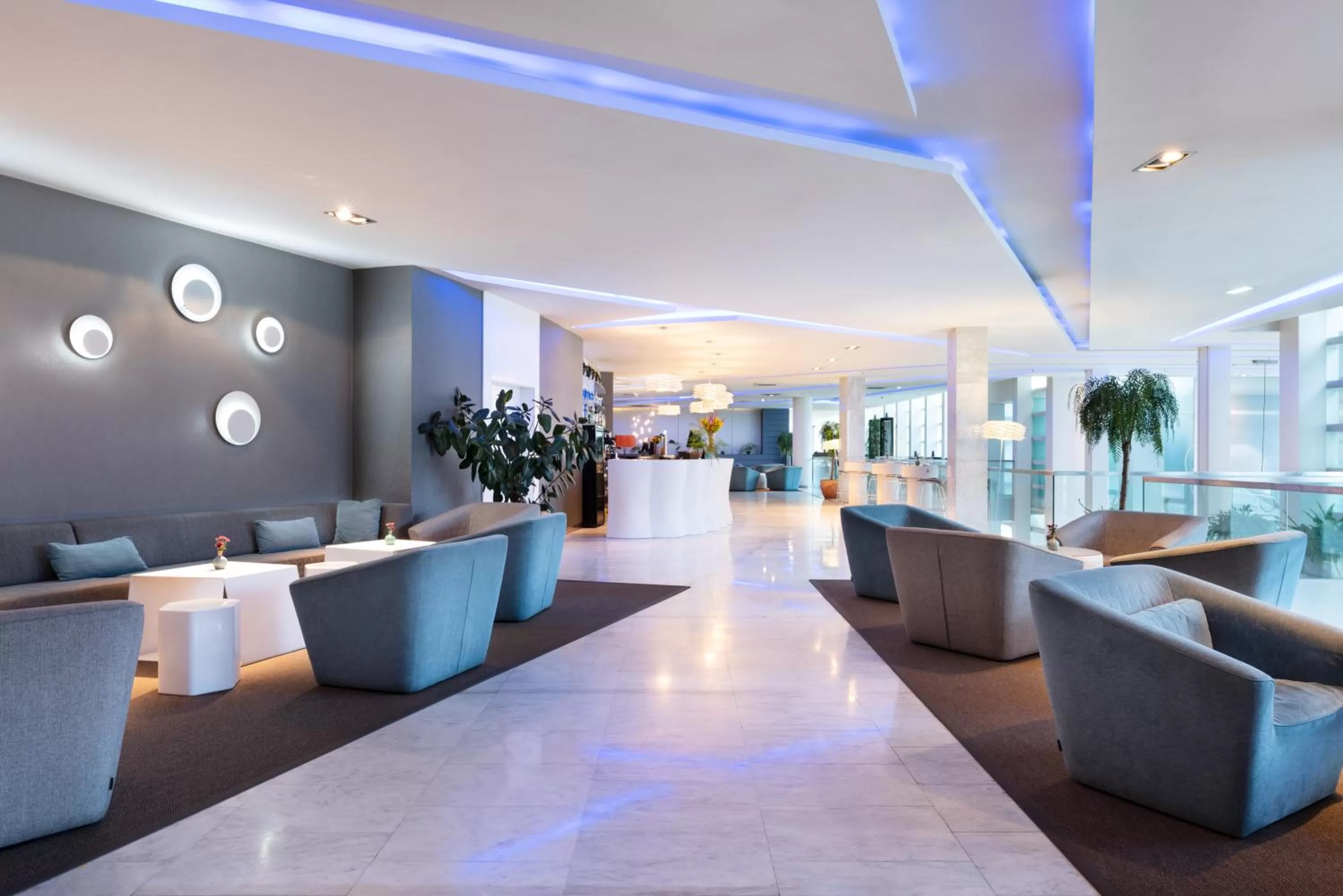 Lounge or bar in Eurostars Palacio de Cristal