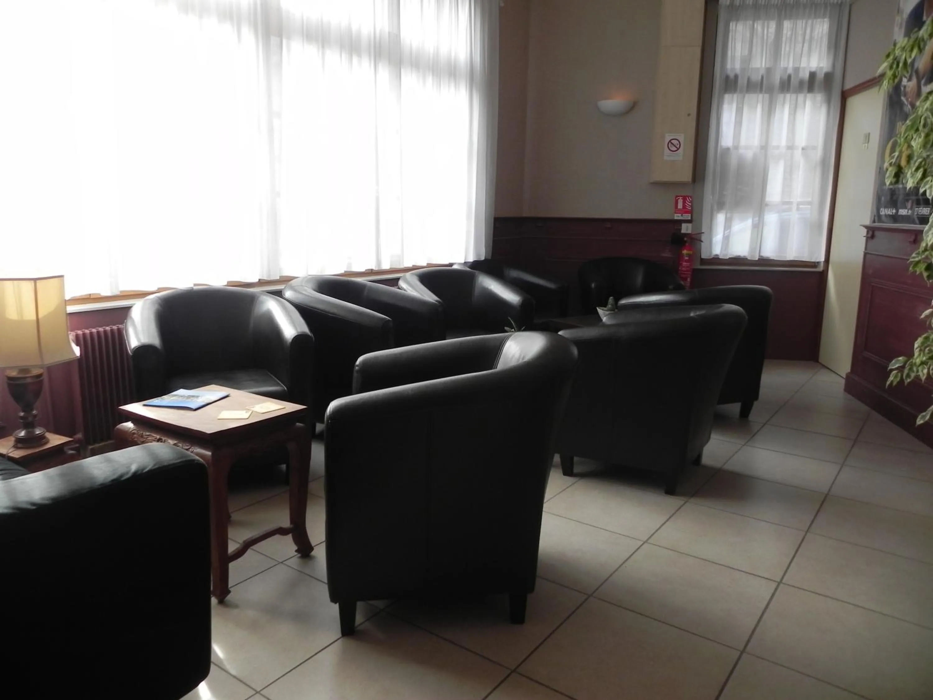 Lounge or bar in Hôtel - Restaurant Au Tonnelier