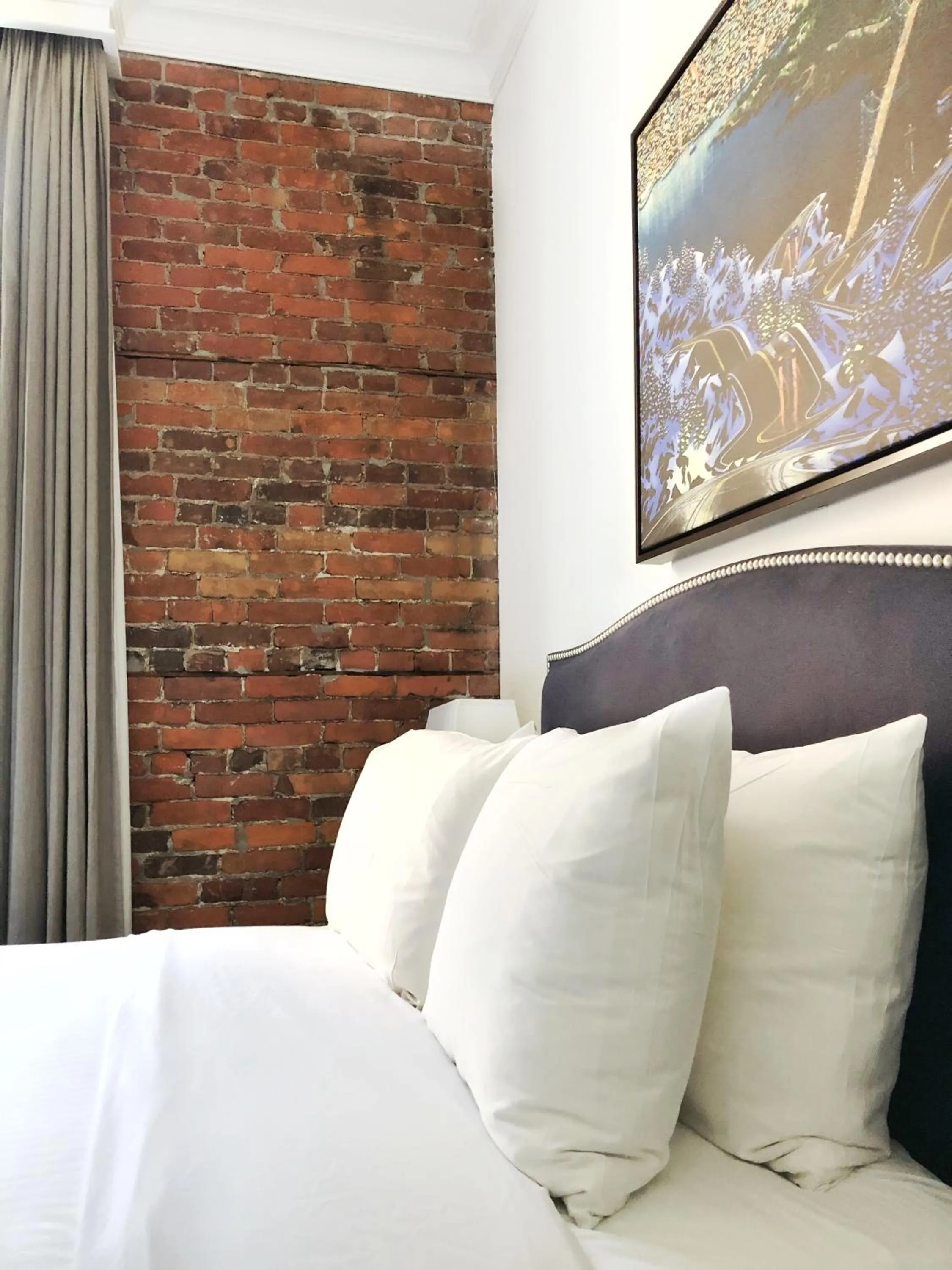 Legacy Queen Room (Private Bathroom) in Victorian Hotel