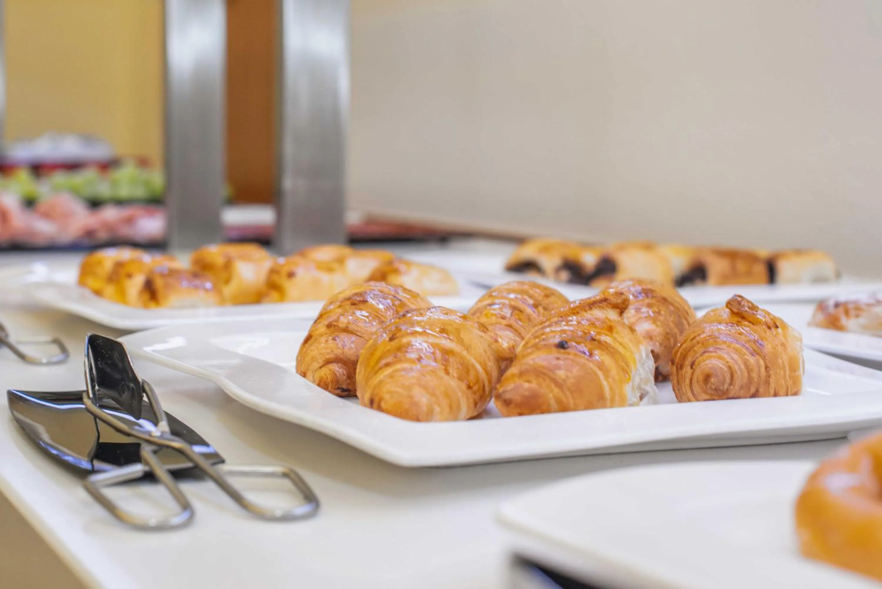 Breakfast in Hotel & Aparthotel Cosmos