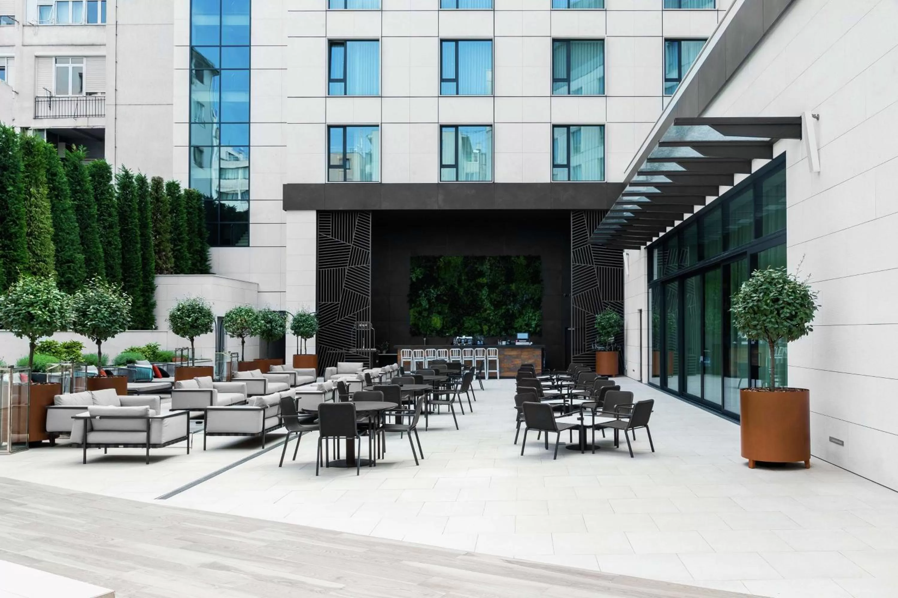 Dining area in Hilton Belgrade