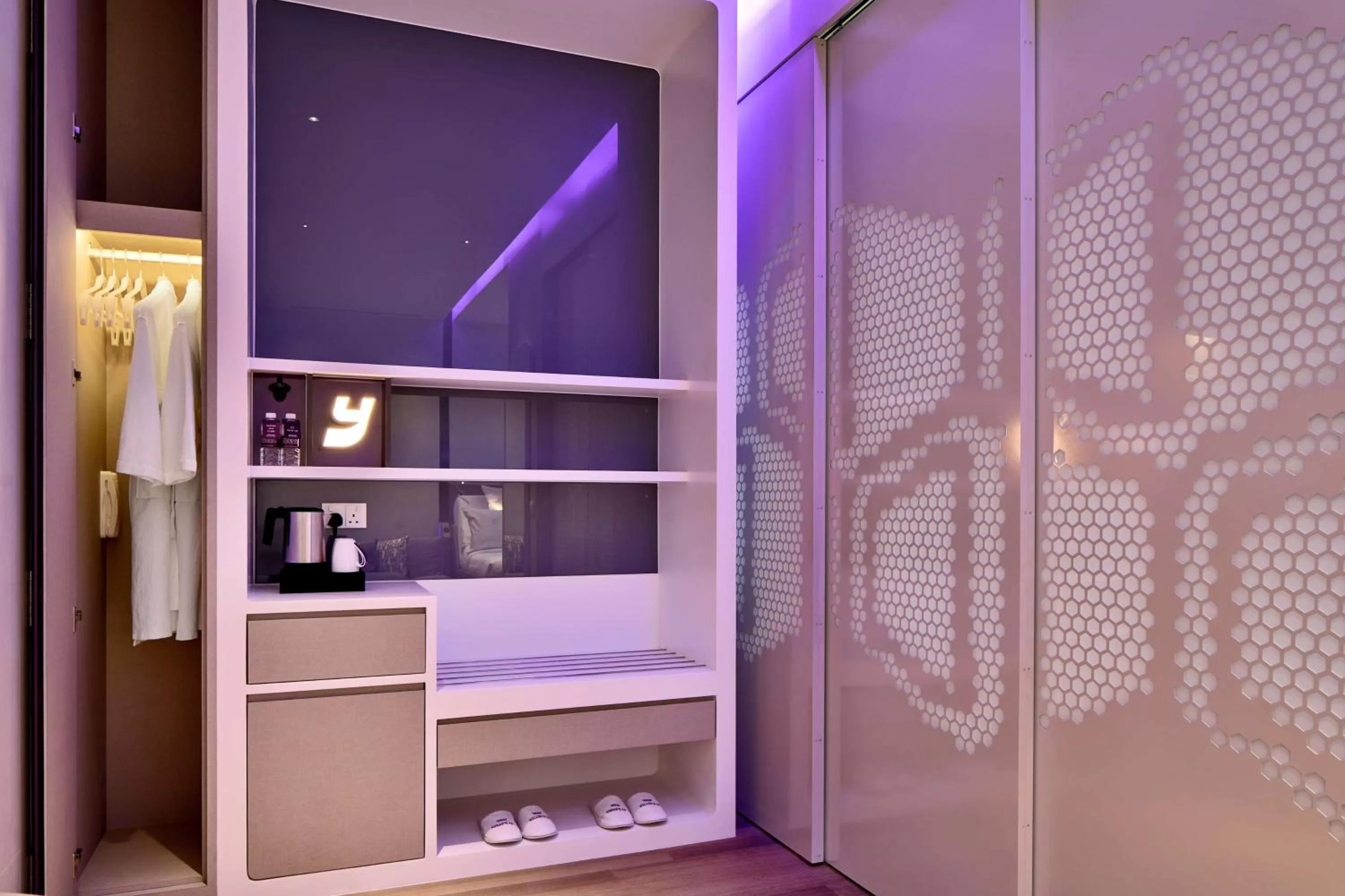 Coffee/tea facilities in YOTEL Singapore Orchard Road