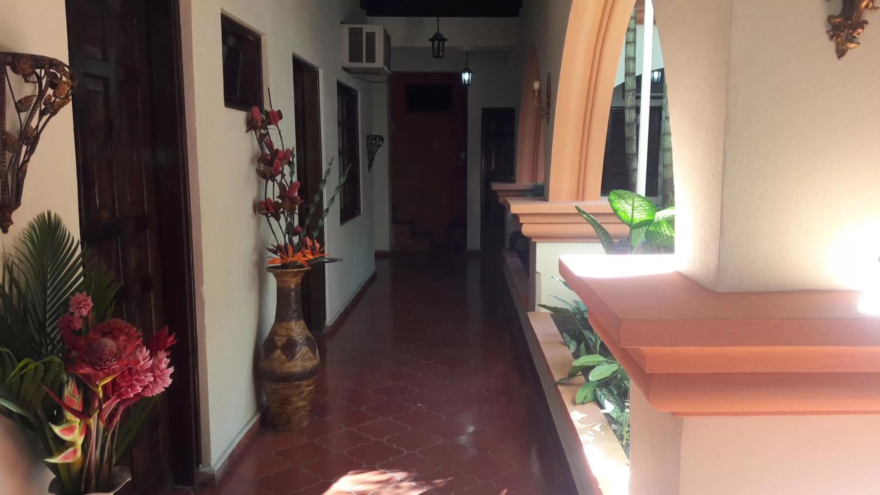 Garden view in Hotel Acropolis Maya