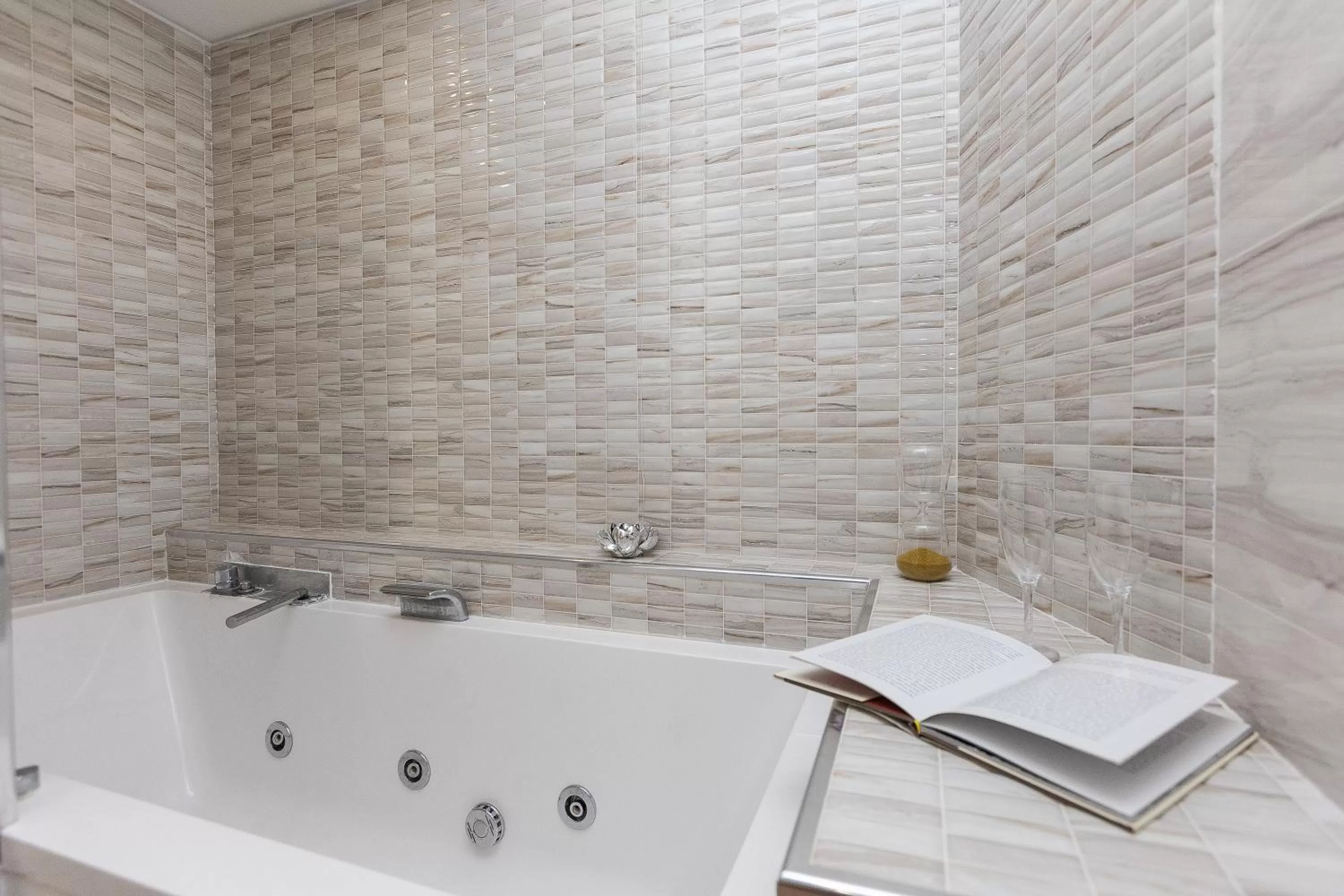 Hot Tub in Hotel Castellino Roma