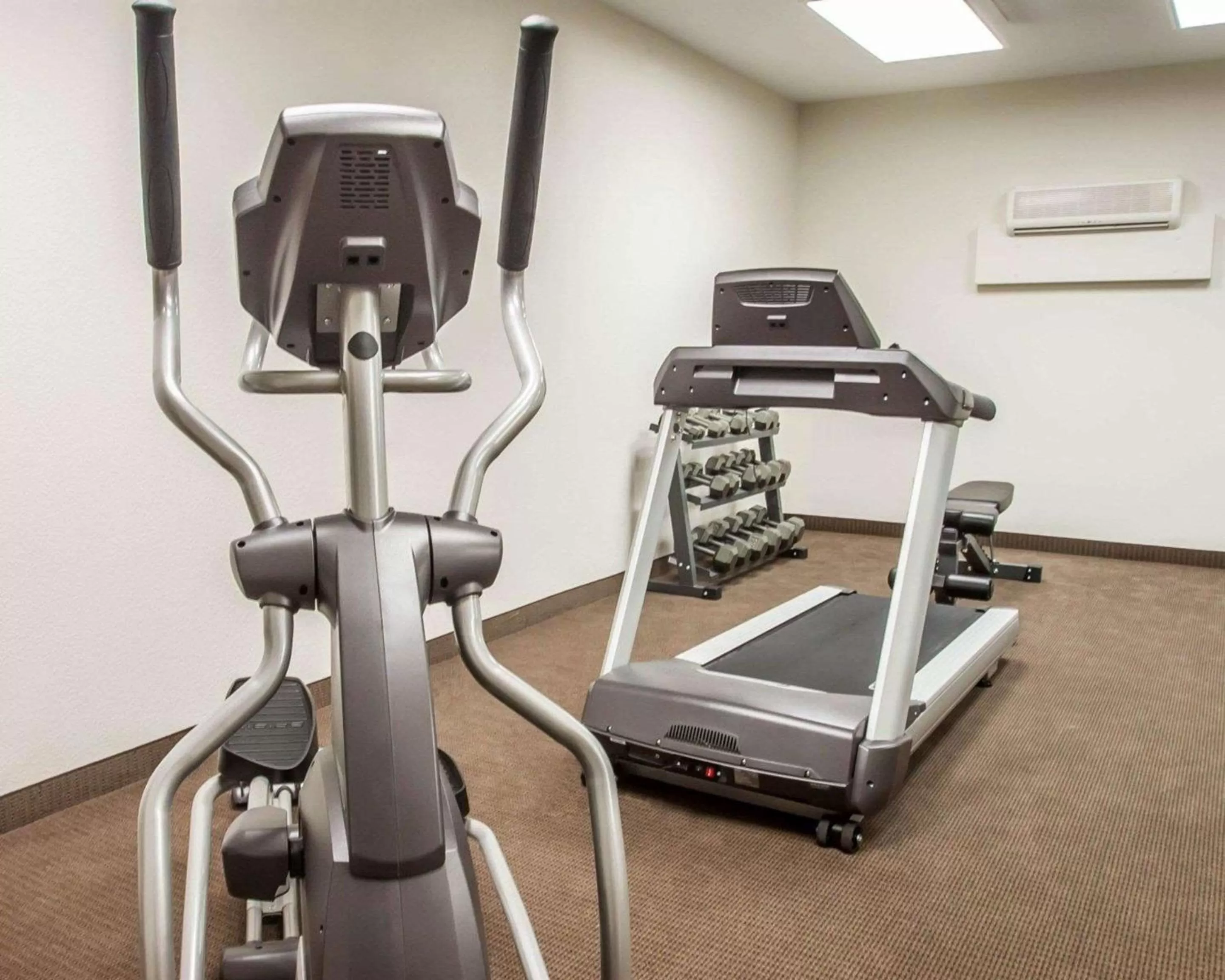 Fitness centre/facilities in Sleep Inn & Suites Lake of the Ozarks