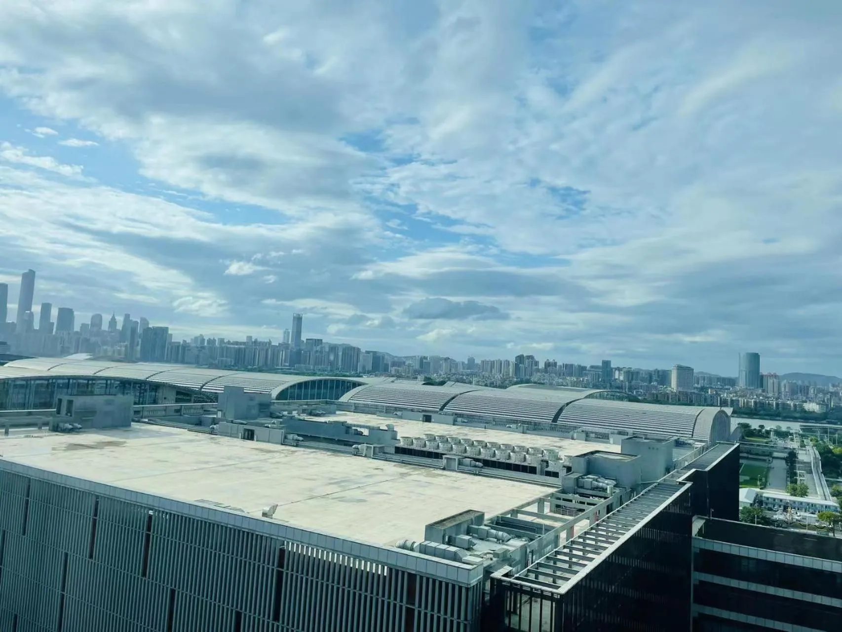 Day in Guangzhou Xing Yi International Apartment - Poly World Branch