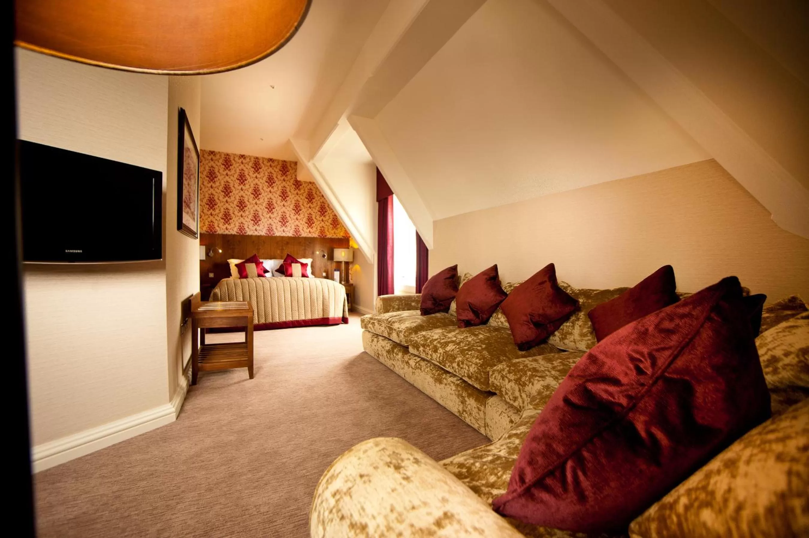 Photo of the whole room, Bed in The Grand, York