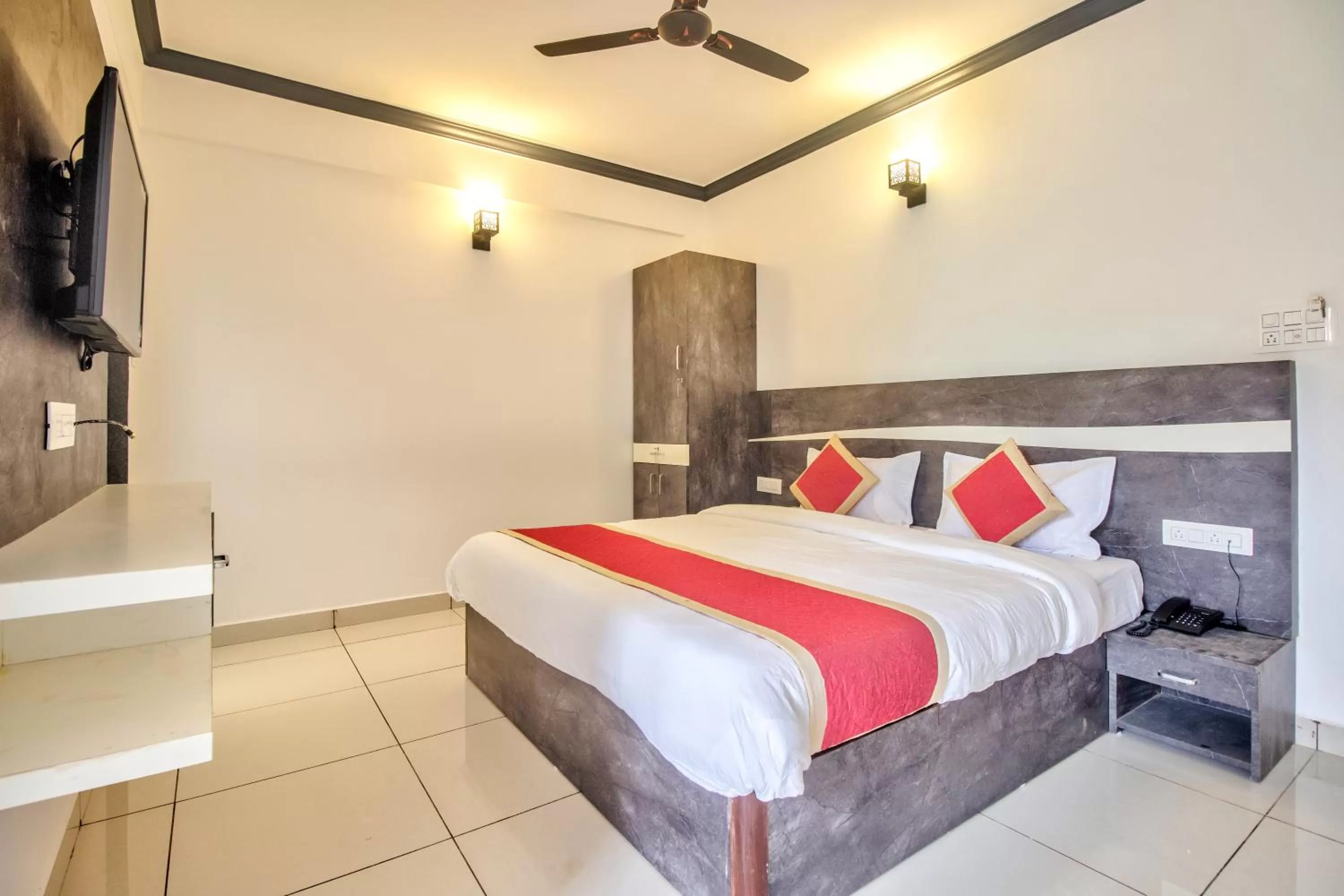 Bed in Oceano Beach Resort