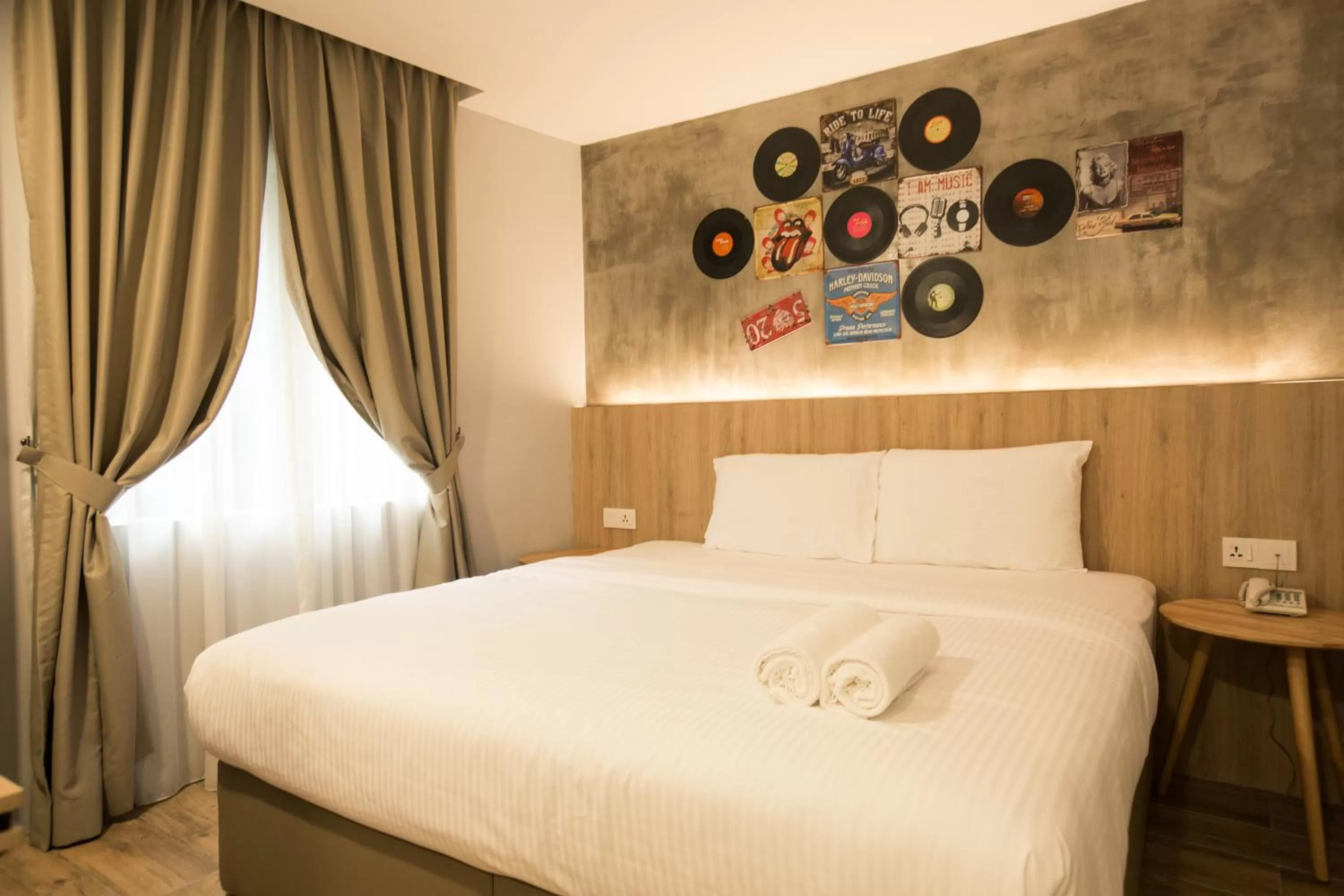 Bed in HOTEL CIQ, JALAN TRUS