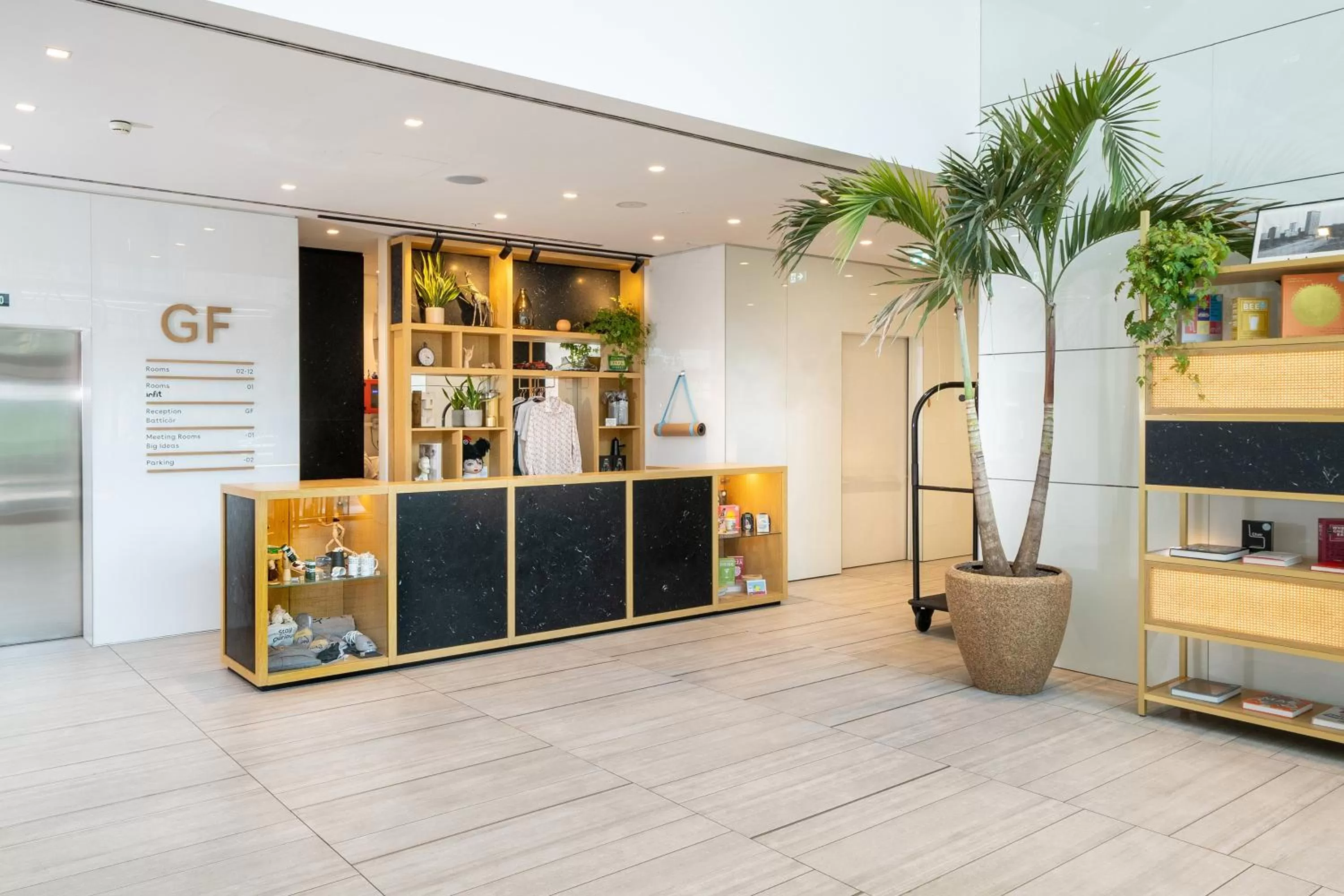 Lobby or reception in INNSiDE by Meliá Milano Torre GalFa