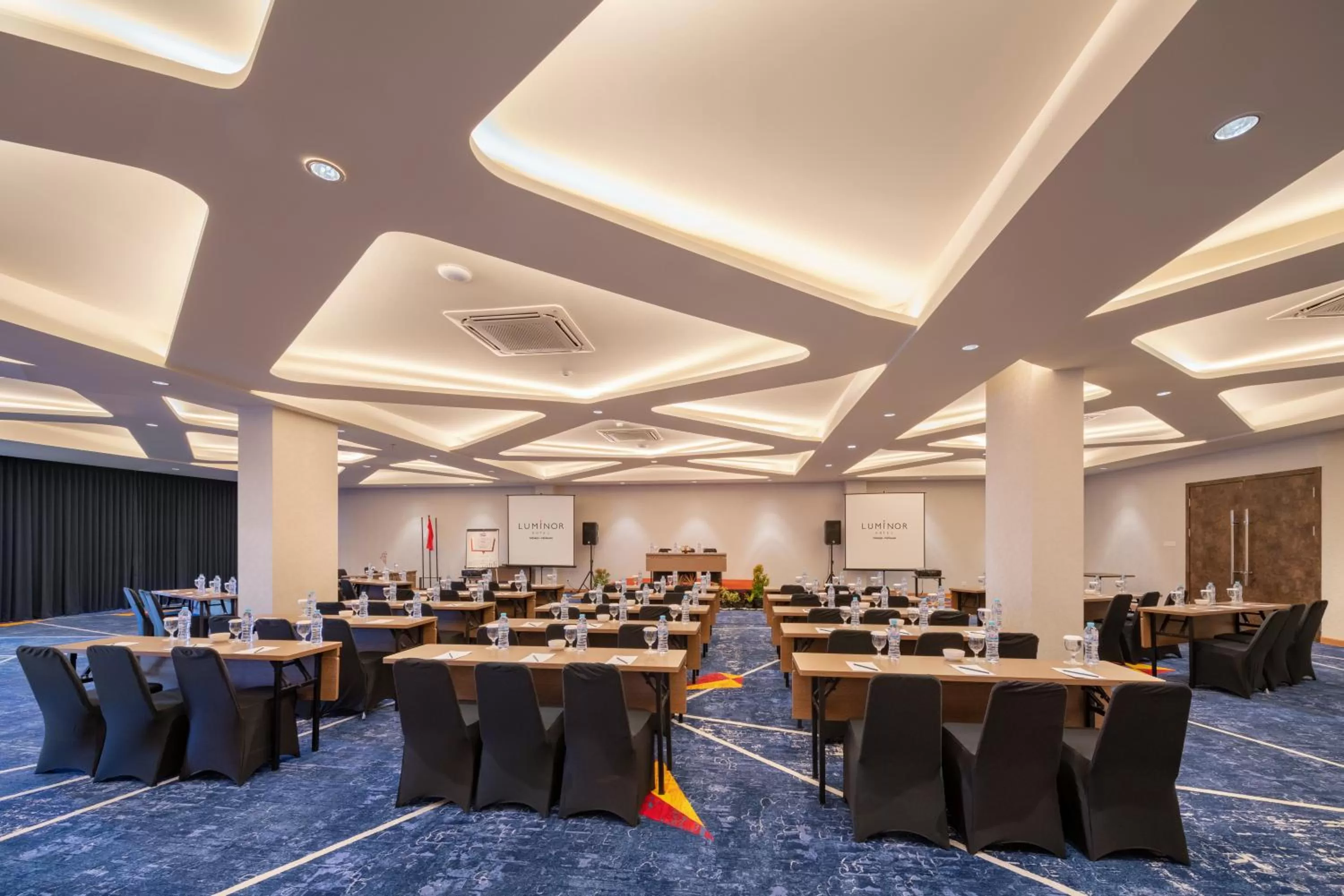 Banquet/Function facilities in Luminor Hotel Airport Sidoarjo By WH , Best Choice and Strategic Location with a Rooftop area in Town