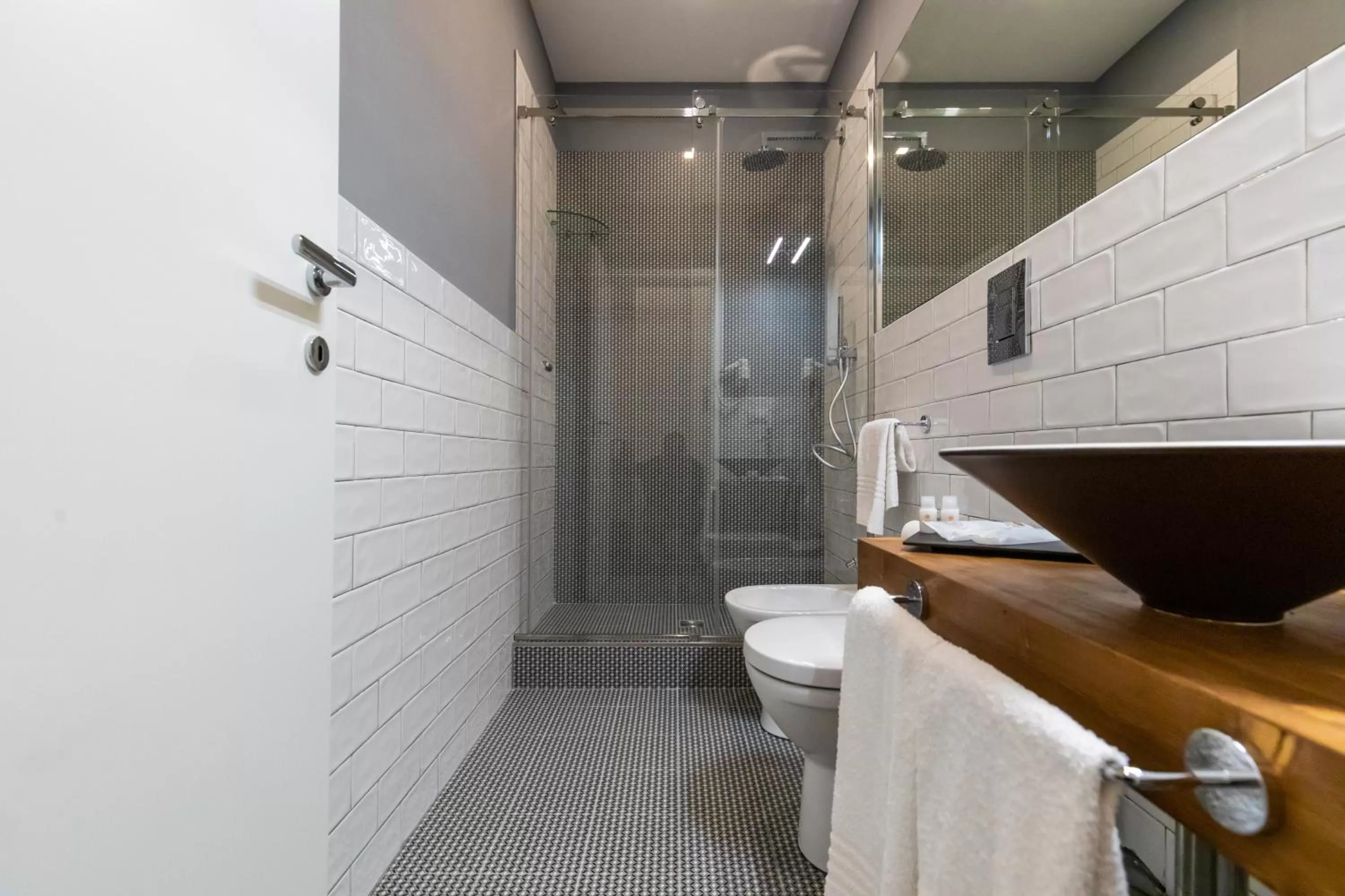 Shower in Santa Chiara Inn