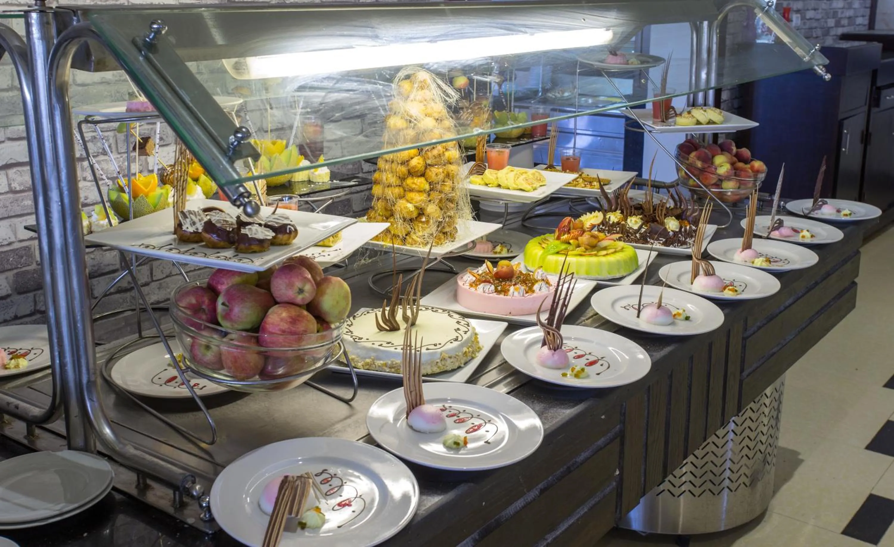 Food and drinks in Mirage Bay Resort & Aqua Park