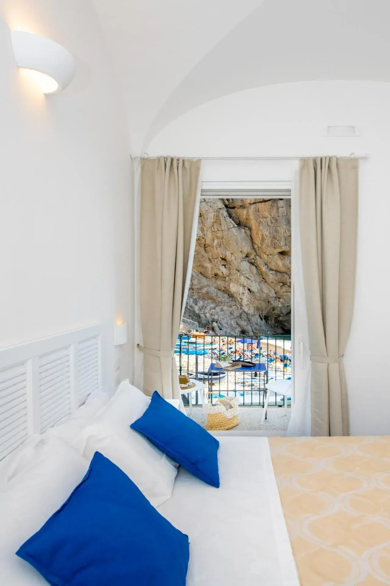 Deluxe Double Room with Balcony and Sea View in Hotel Alfonso A Mare Deluxe Double Room with Balcony and Sea View in Hotel Alfonso A Mare