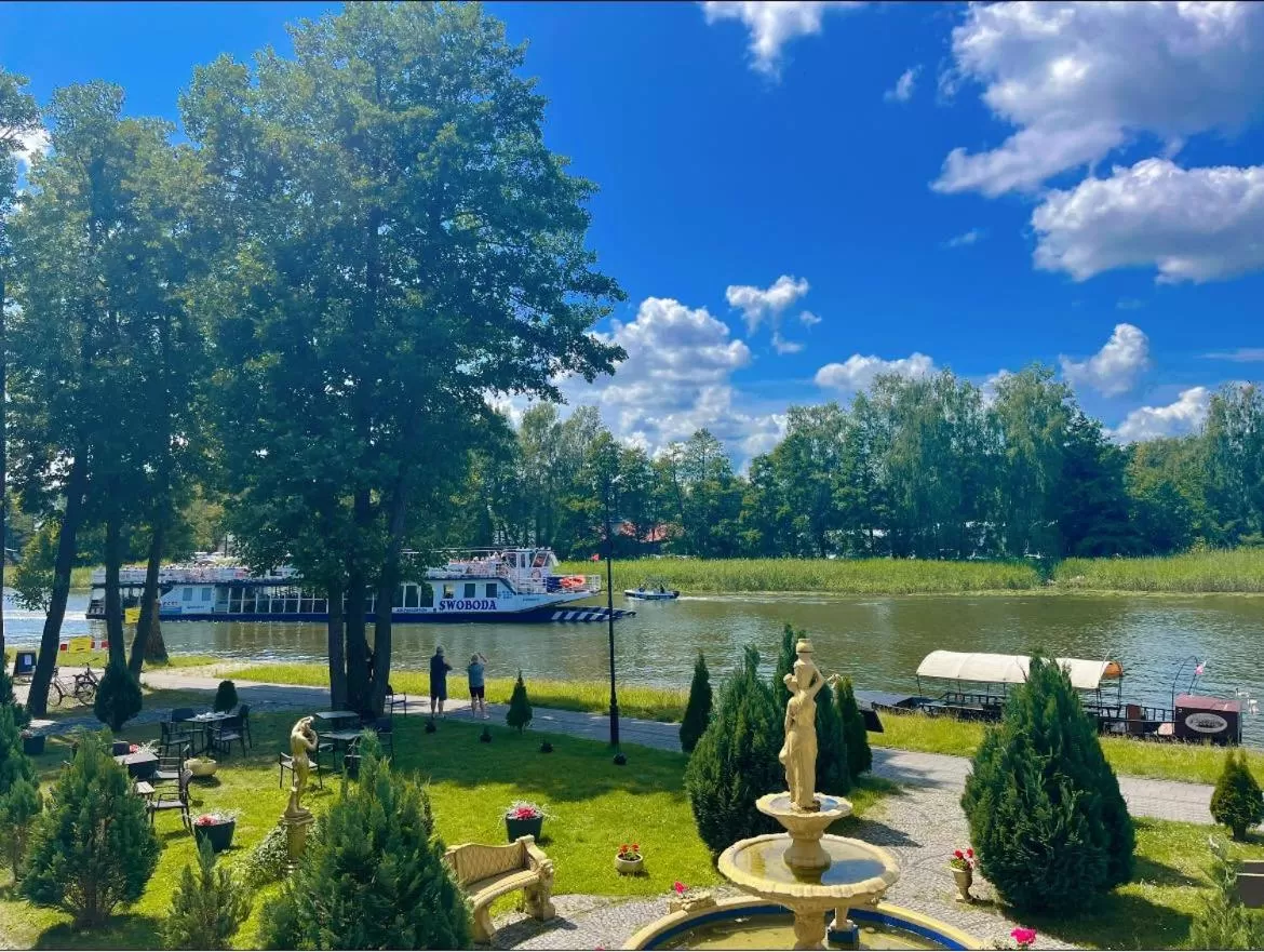 Garden in Pałac na wodzie Falkowski Medical & SPA & Conference