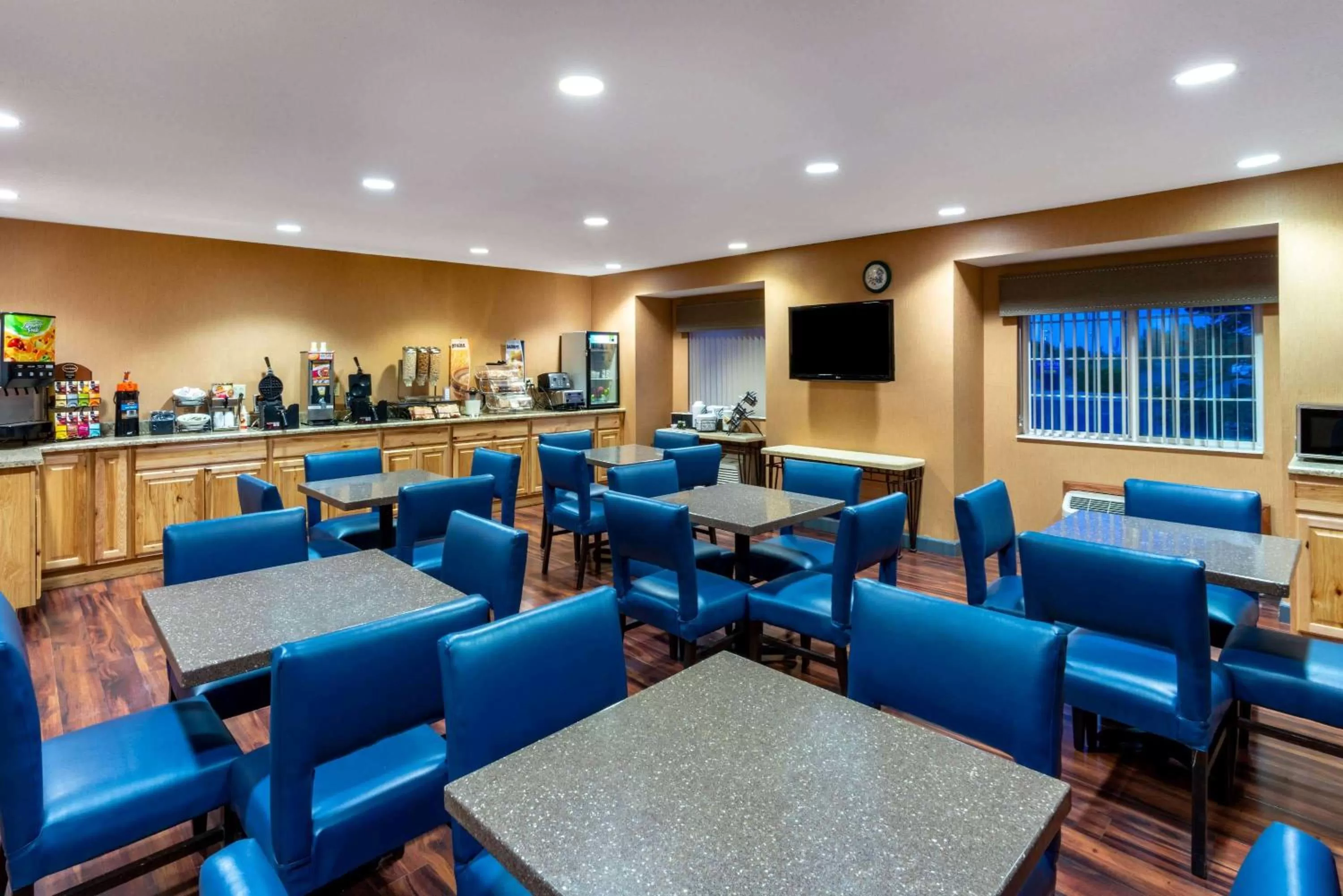 Restaurant/places to eat in Microtel Inn & Suites