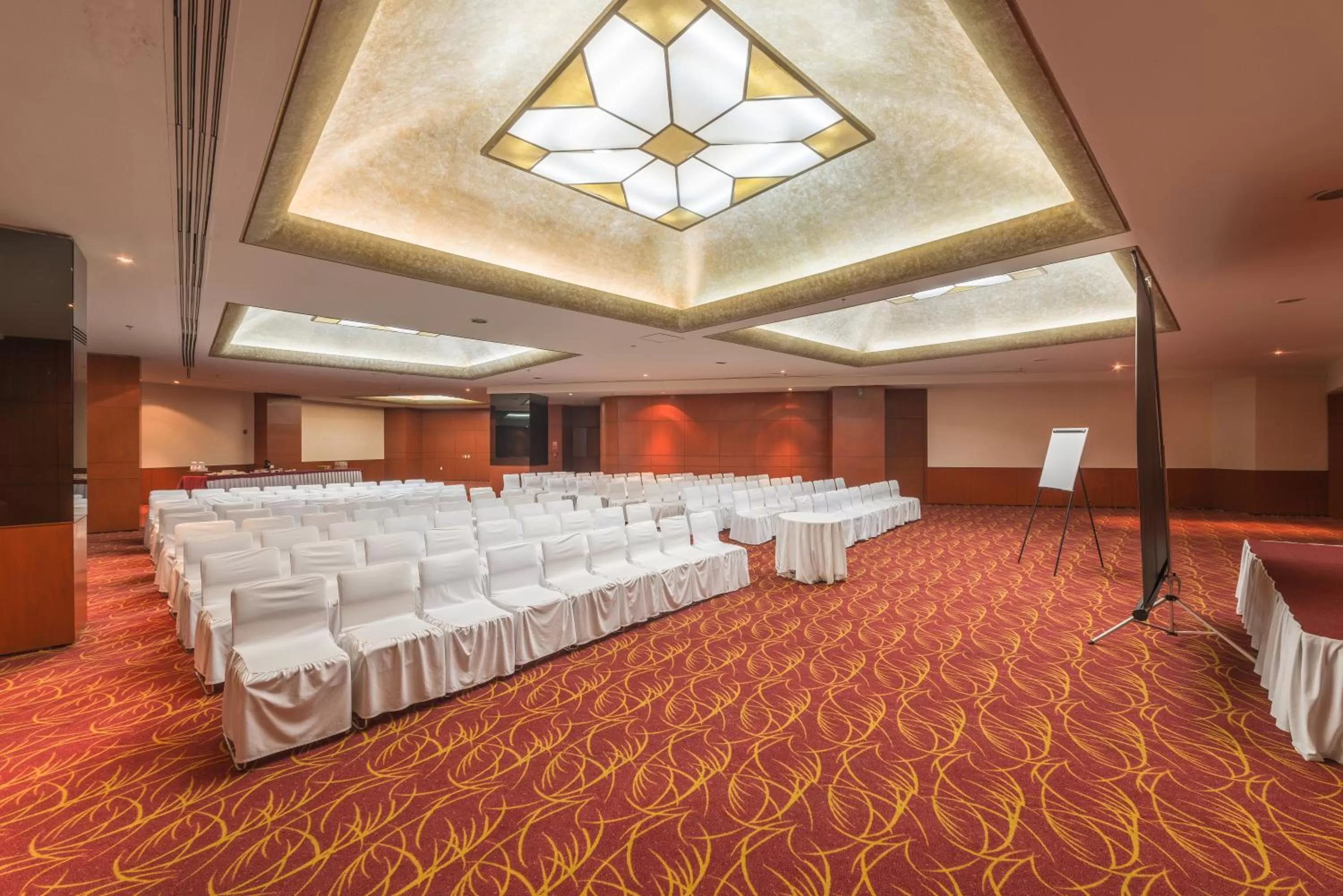 Meeting/conference room in Holiday Inn Guadalajara Select by IHG