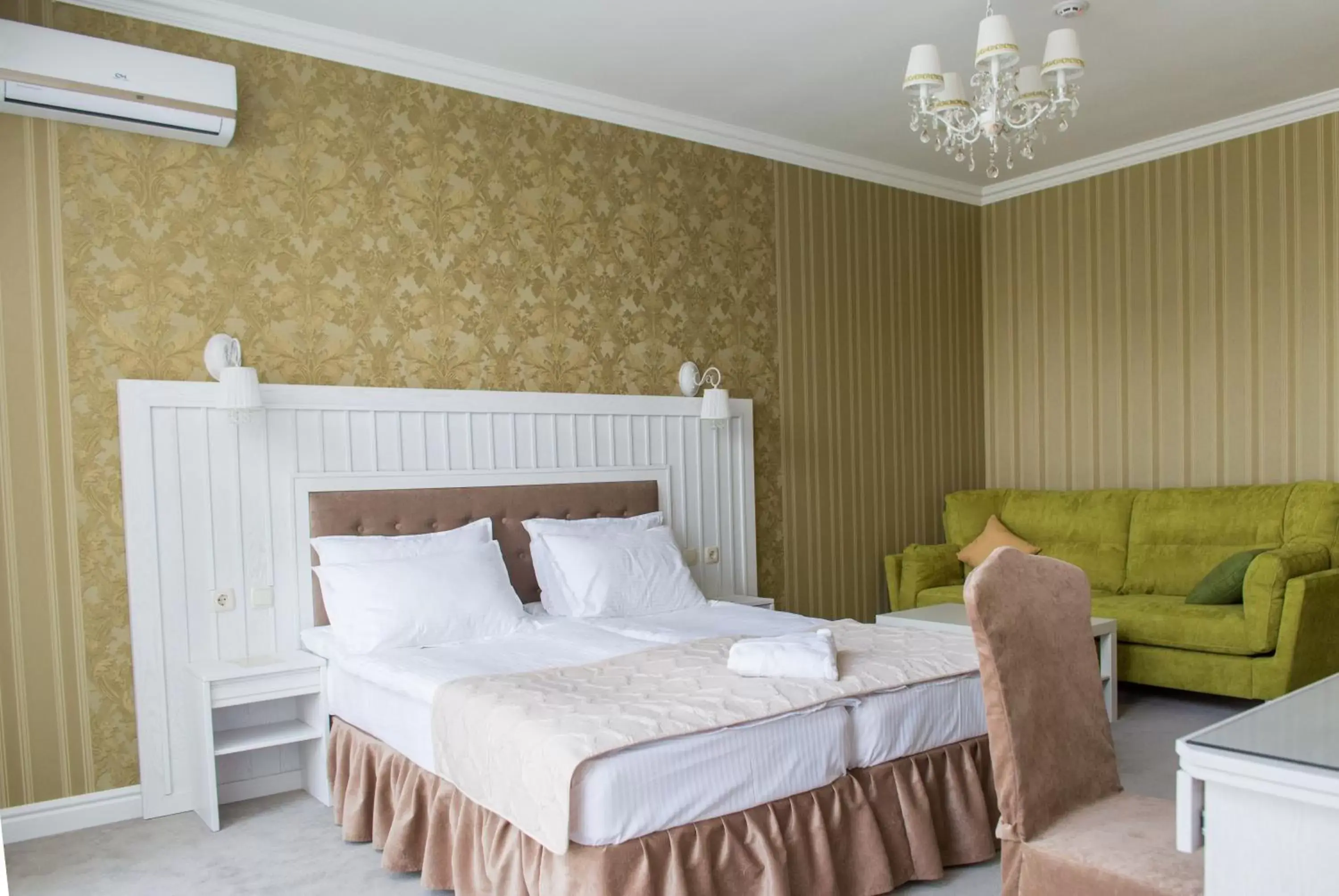 Two-Bedroom Suite in Boutique Hotel Deluxe Two-Bedroom Suite in Boutique Hotel Deluxe