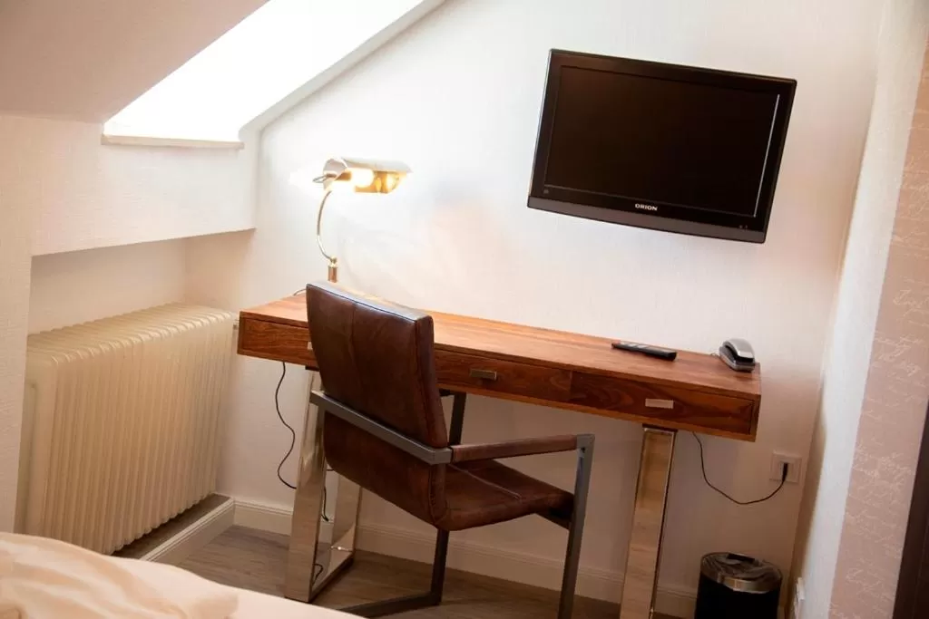 TV and multimedia, Bed in Hotel Zum Goldenen Stern