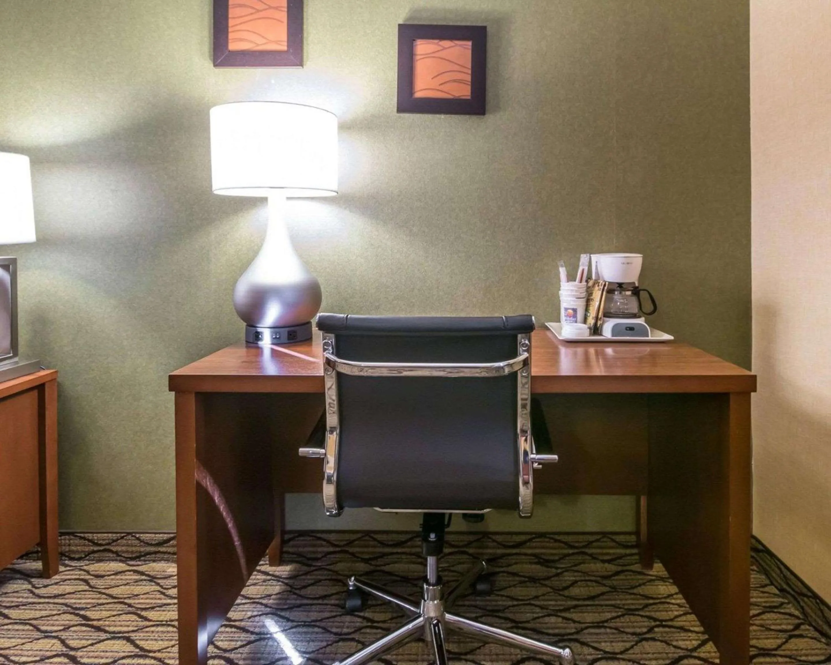 Photo of the whole room in Comfort Inn Winchester