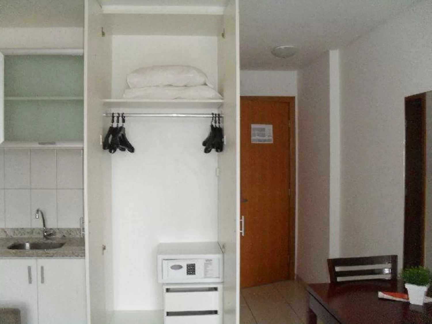 Bedroom in America Towers Hotel