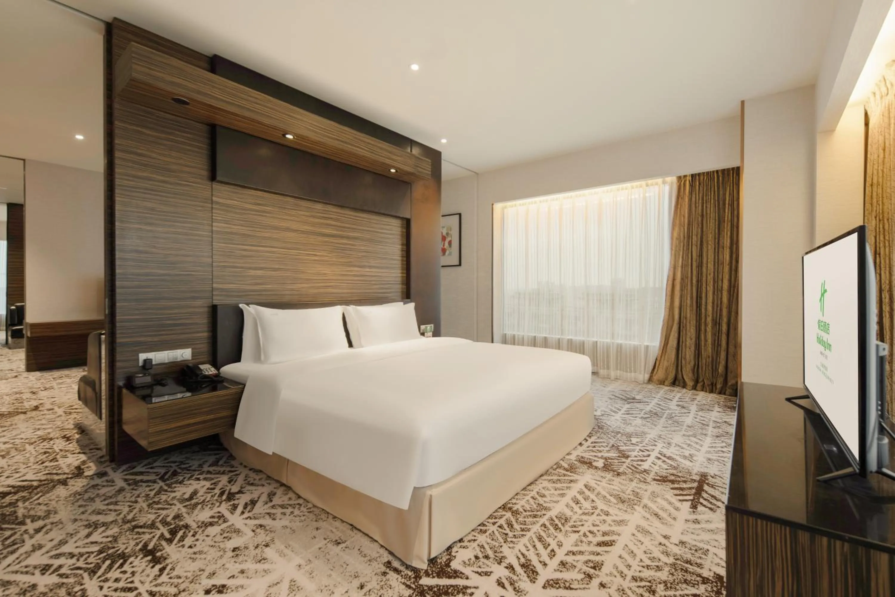 Photo of the whole room in Holiday Inn Shanghai Hongqiao West by IHG