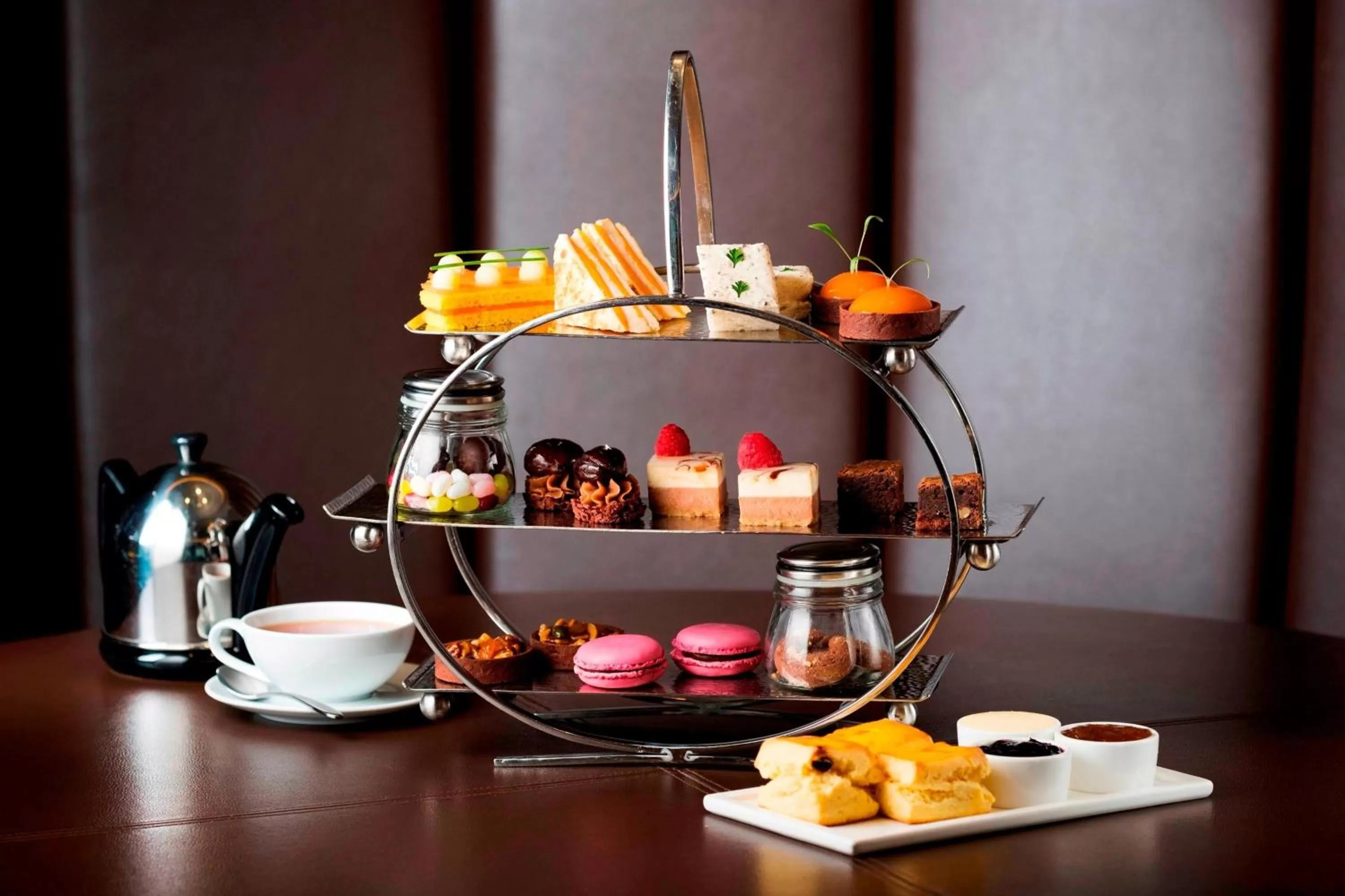 Lounge or bar in Hong Kong SkyCity Marriott Hotel