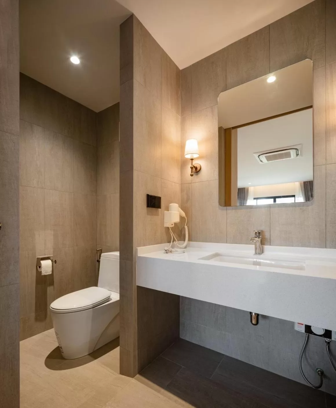 Toilet in Ban Saithong Beach Resort