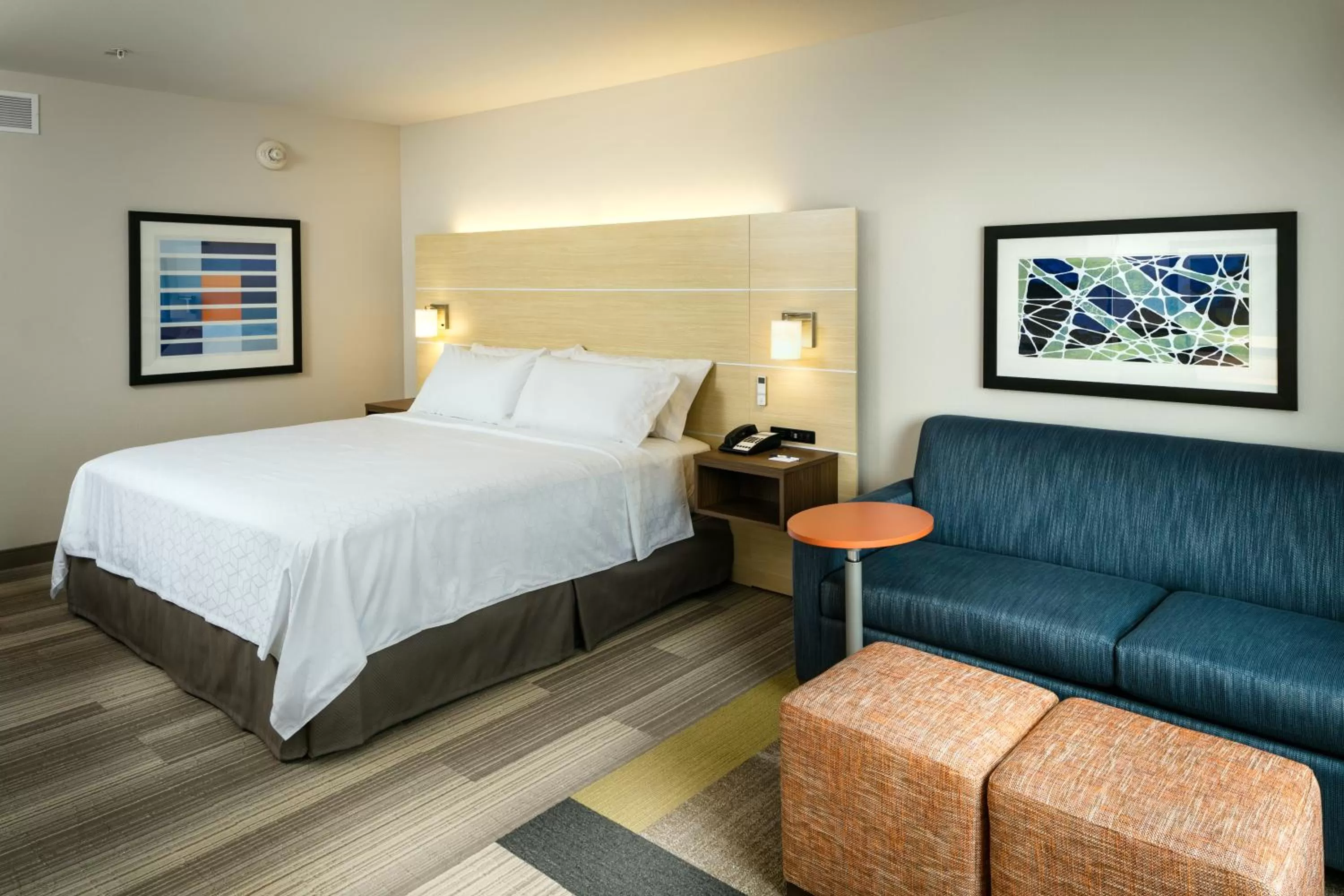Holiday Inn Express & Suites - Medford by IHG