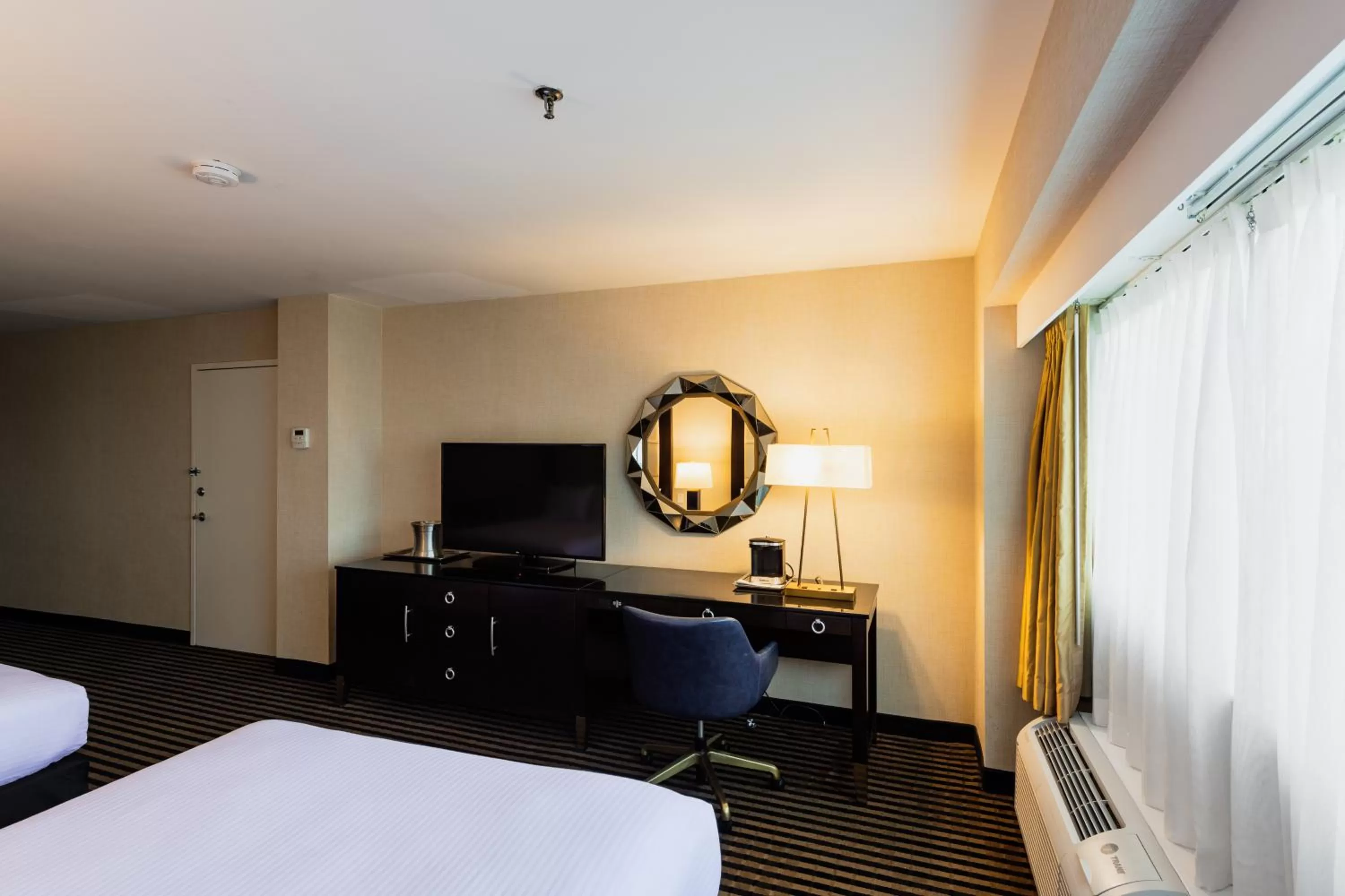 Photo of the whole room, Bed in APA Hotel Woodbridge