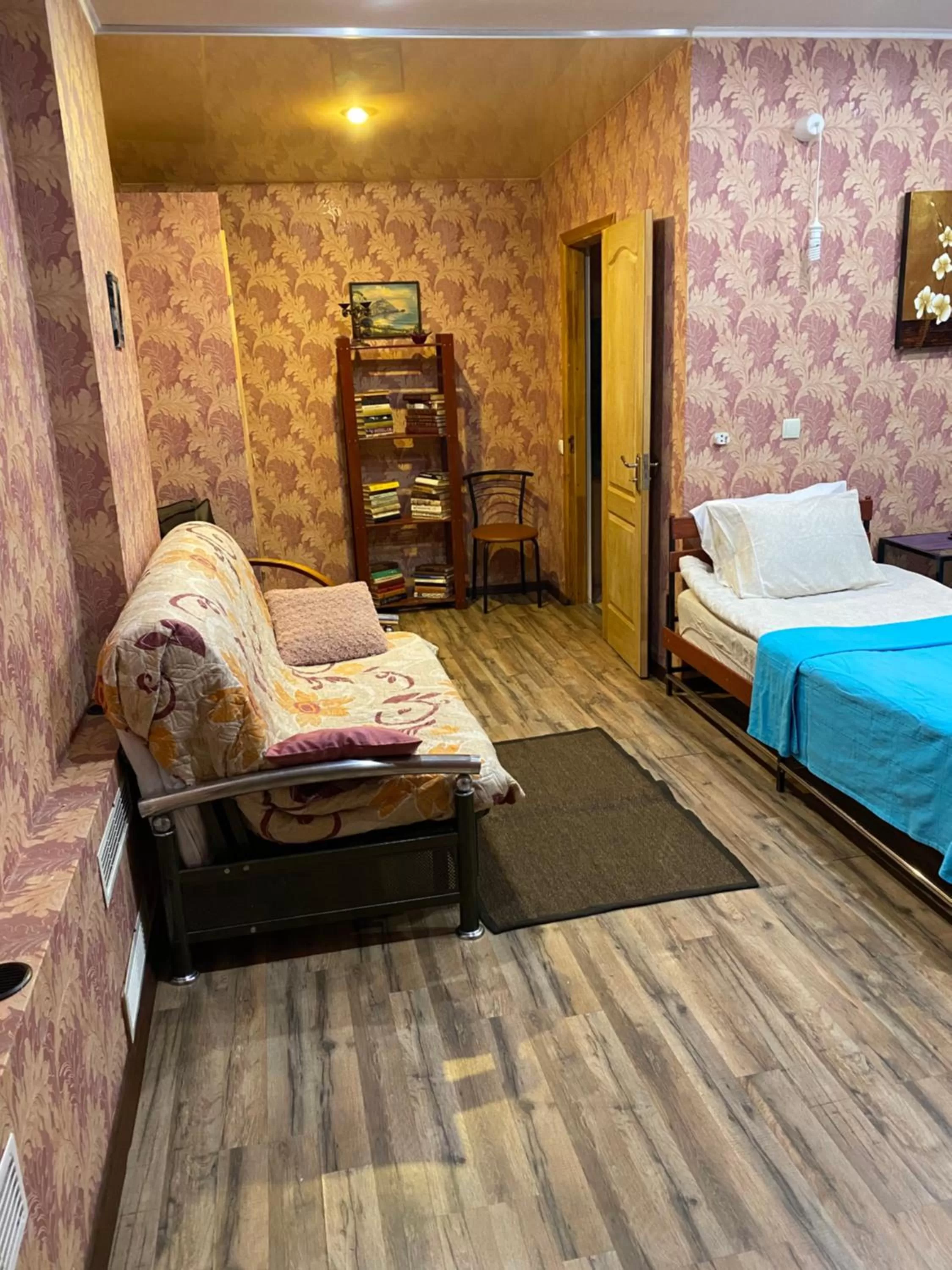 Decorative detail, Bed in YELLOW UNLIMITED HOTEL 4