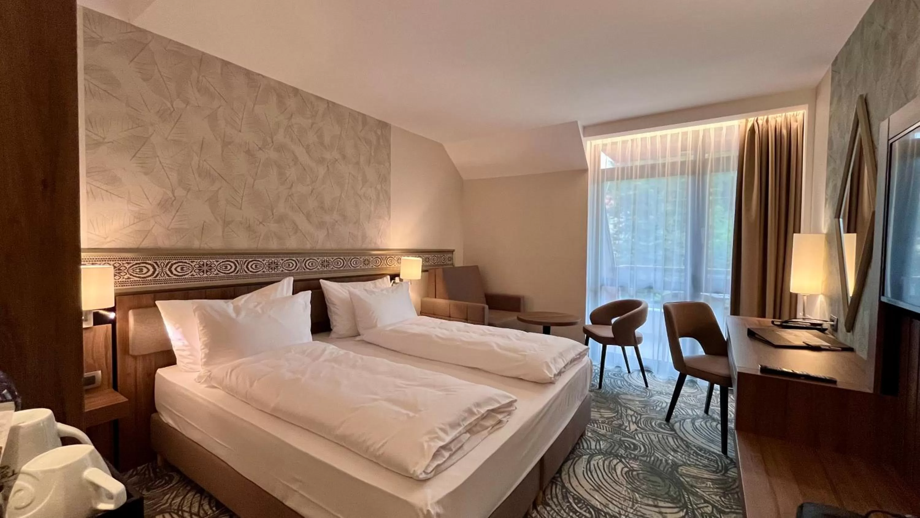 Photo of the whole room, Bed in HOTEL CRYSTAL WELLNESS & SPA superior