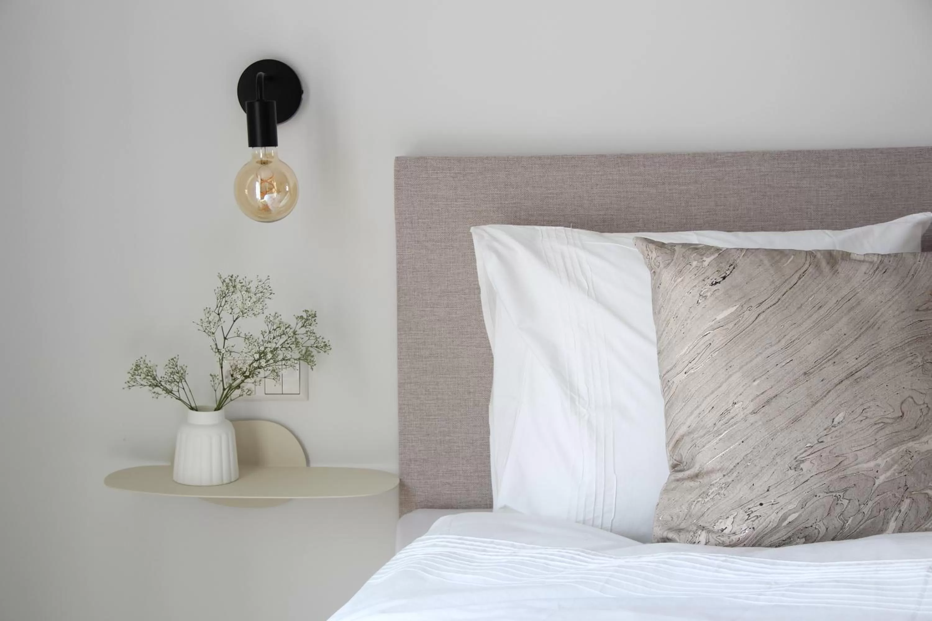 Decorative detail, Bed in Hotel Paradis Zandvoort