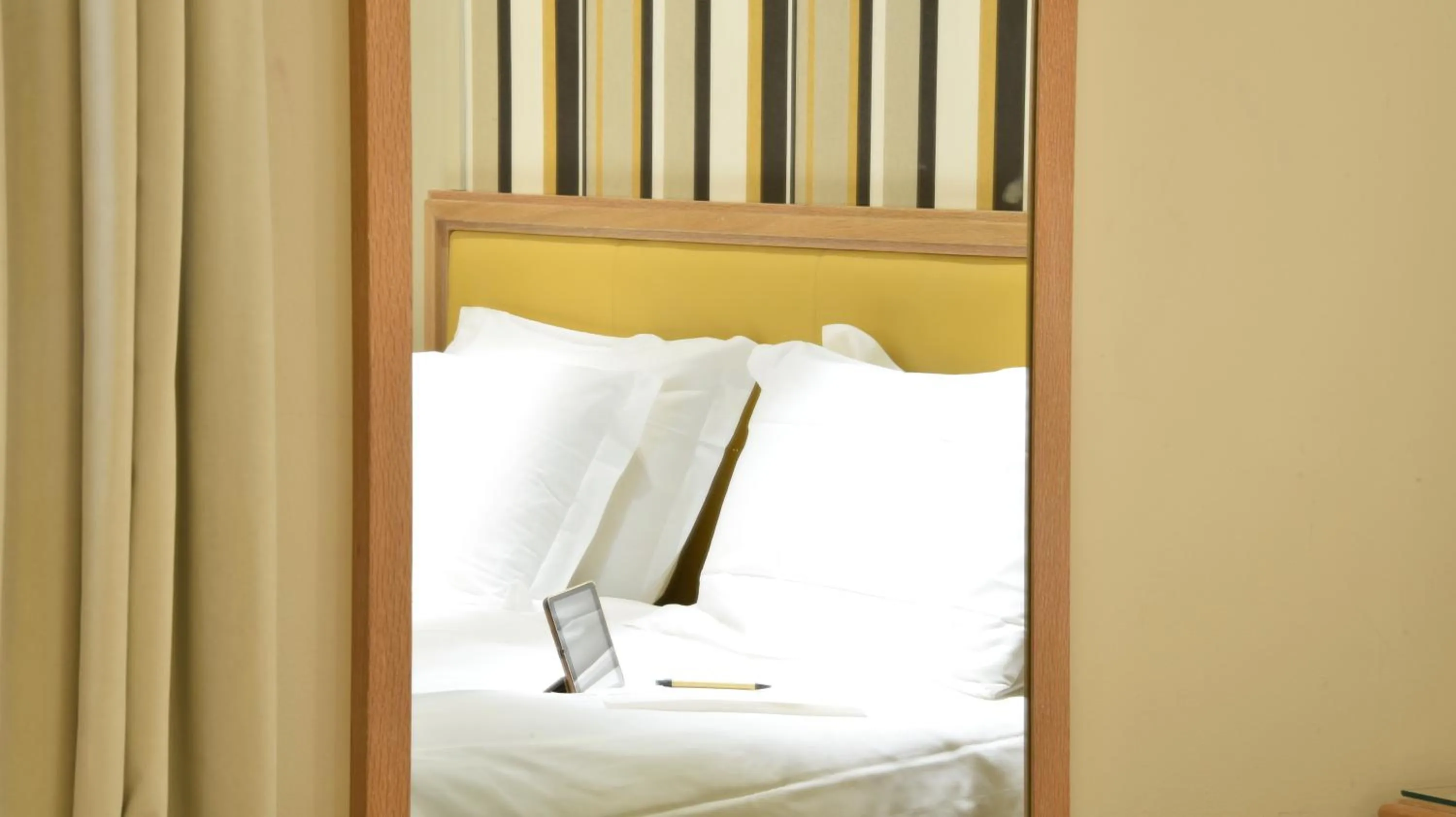 Decorative detail, Bed in Solo Experience Hotel