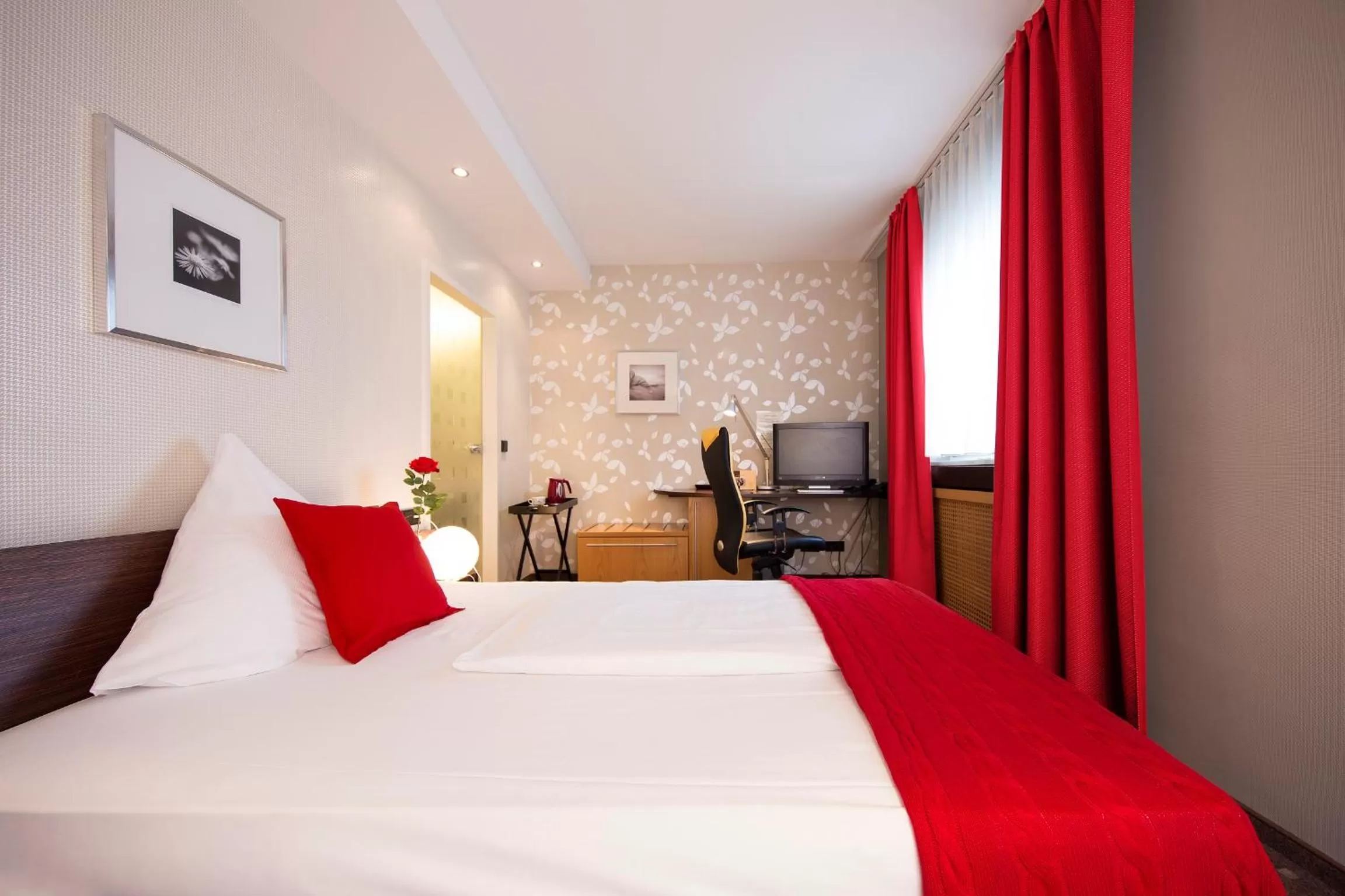 Photo of the whole room in L'Escala