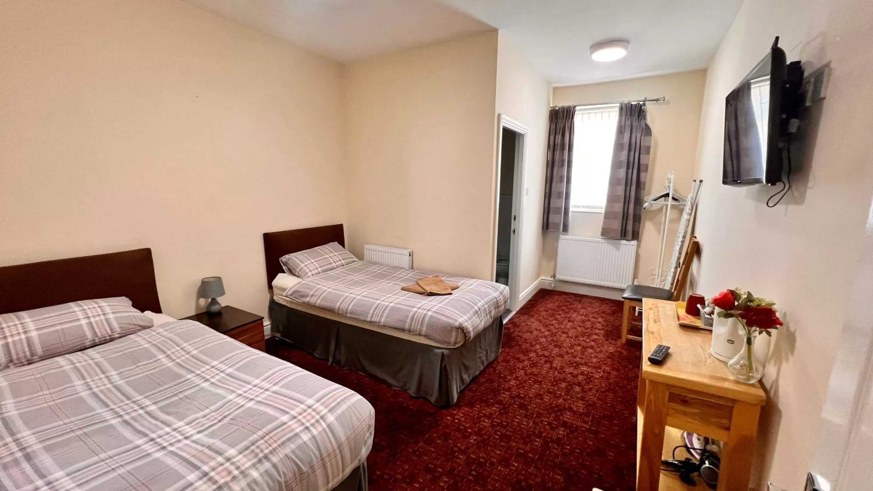 Photo of the whole room, Bed in The Cabbage Hall Hotel