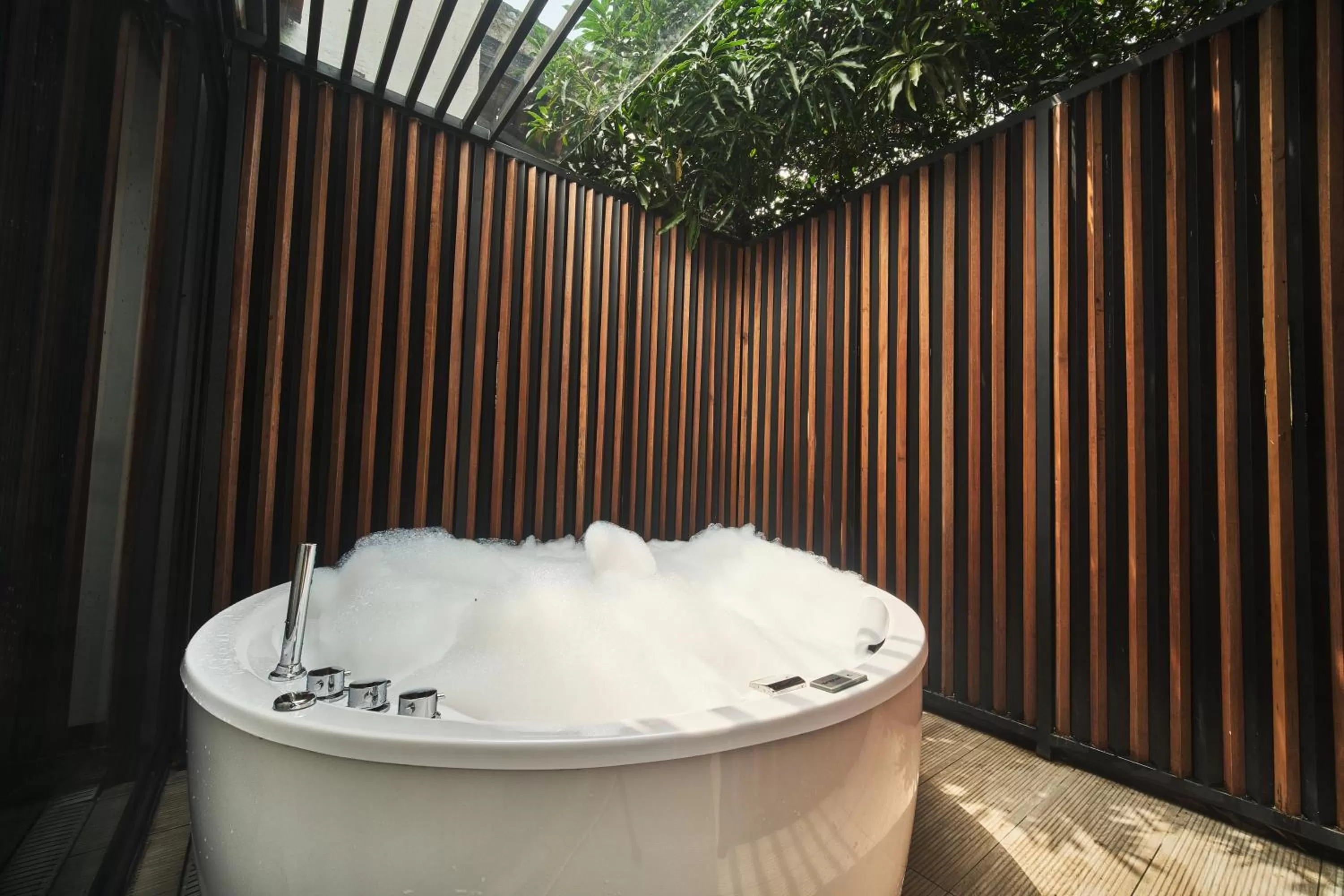 Bath in Alko Hotel Casa Nispero