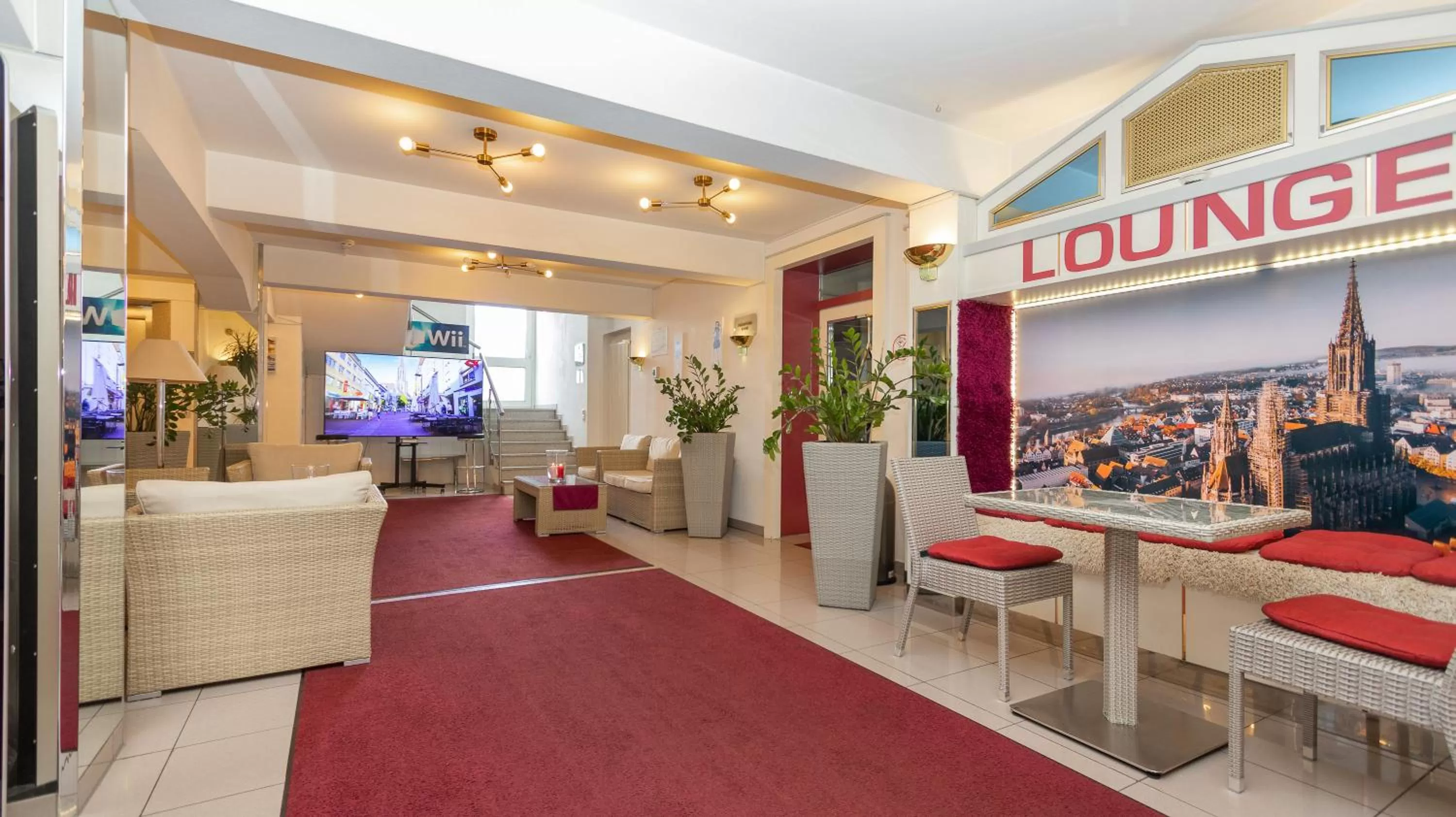 Lobby or reception in LeoMar Hotel