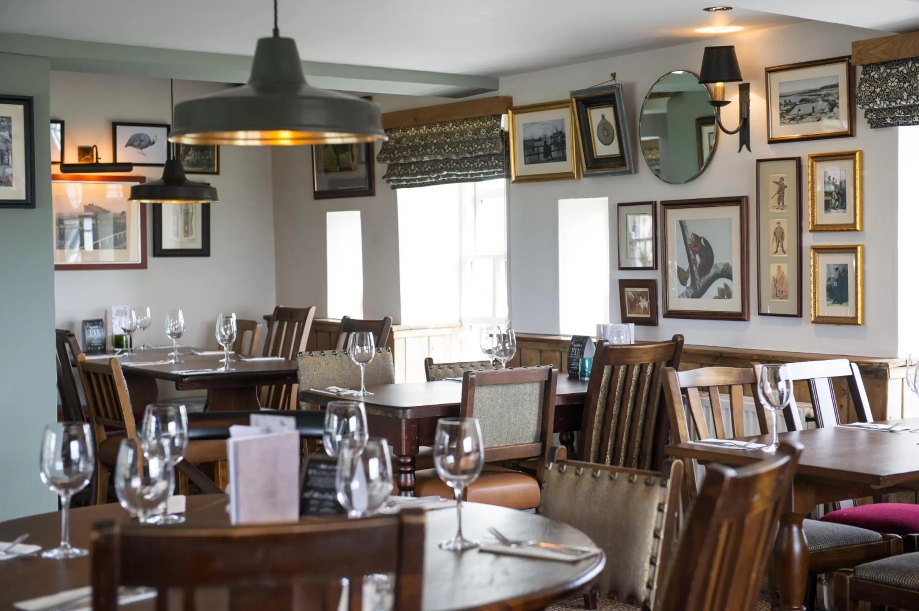 Restaurant/places to eat in The Snowy Owl by Innkeeper's Collection