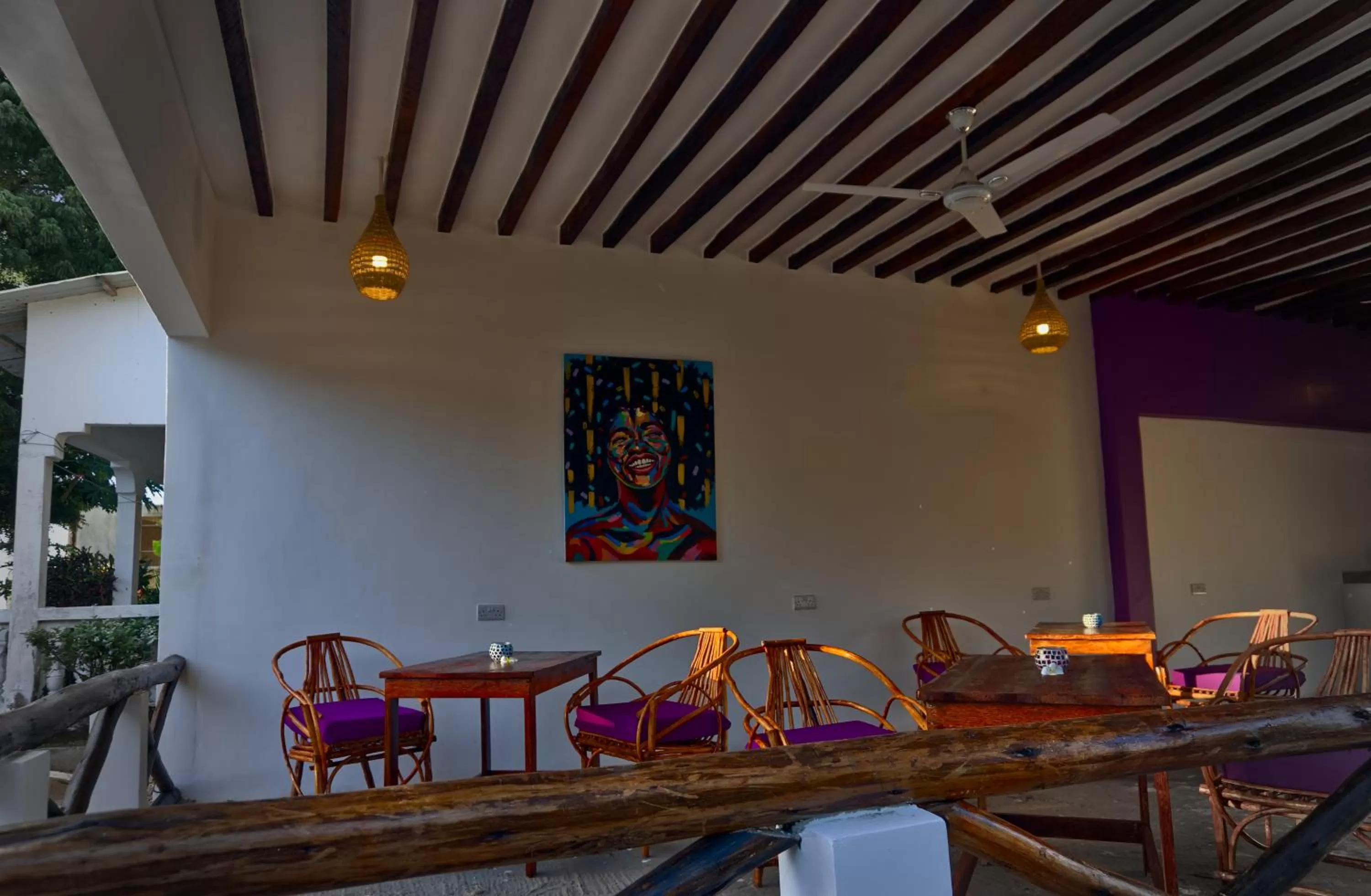 Restaurant/places to eat in Cocolala Beach House