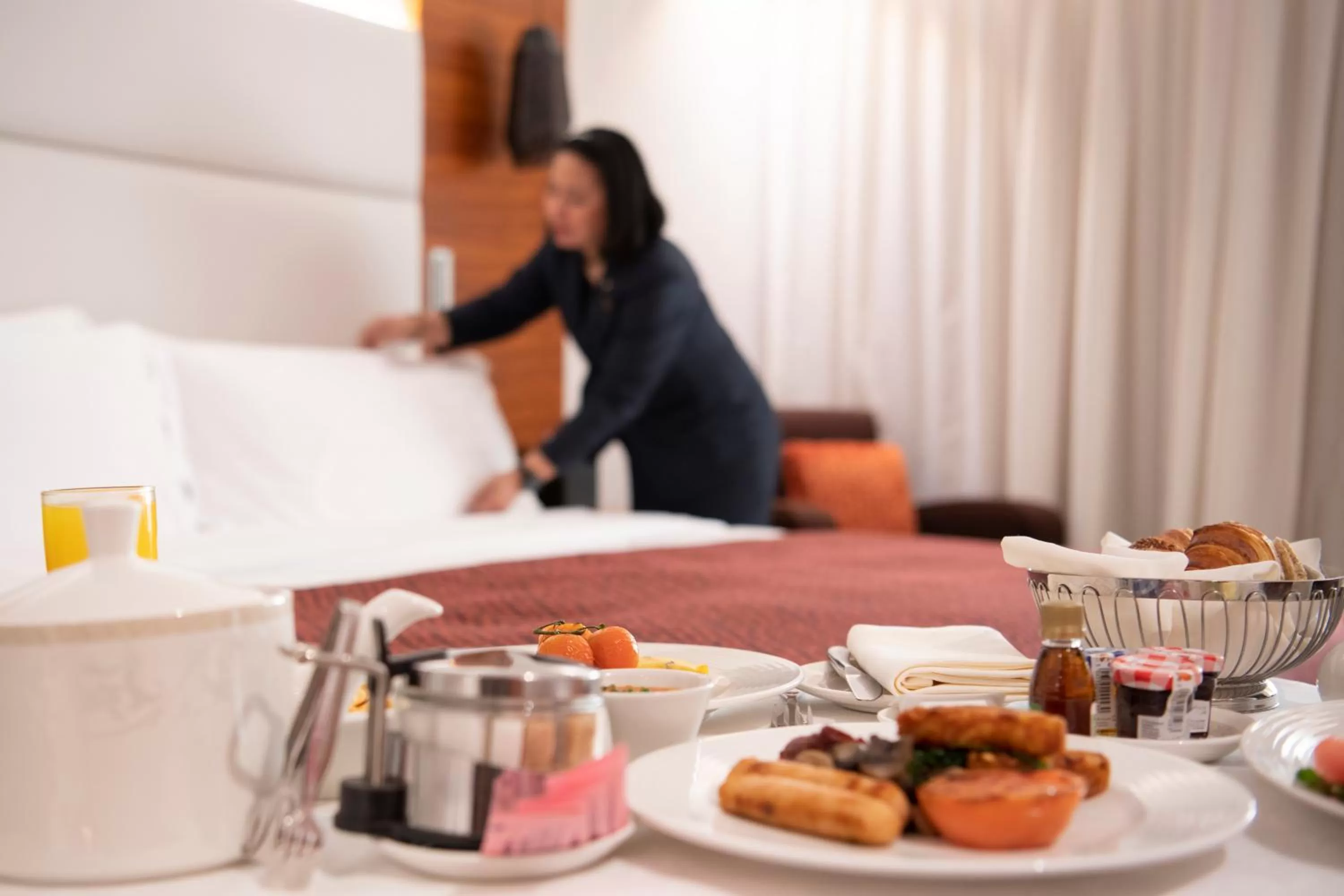 Photo of the whole room, Bed in InterContinental Bahrain by IHG